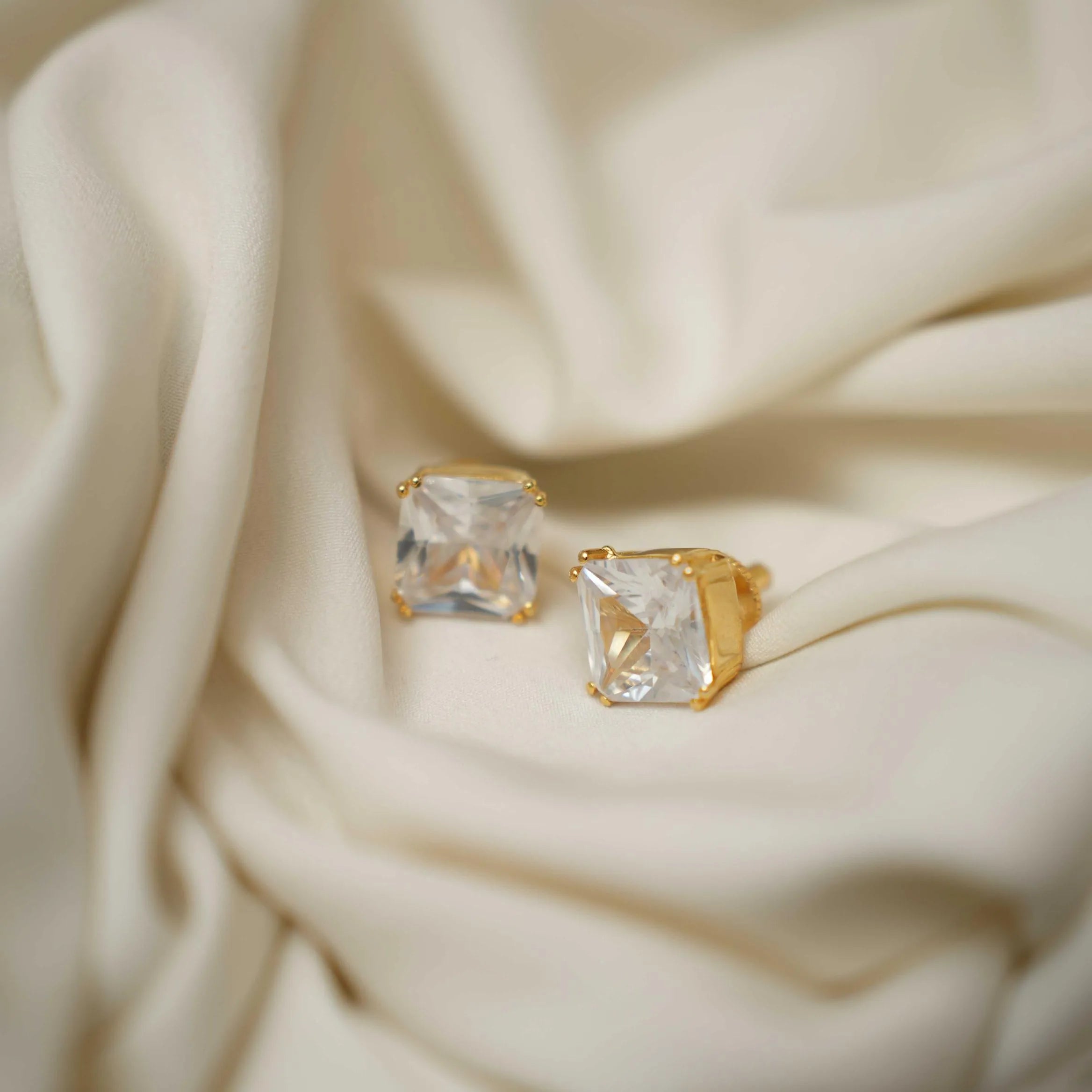 Vama Zircon Ear Stud - White - Rimli Boutique