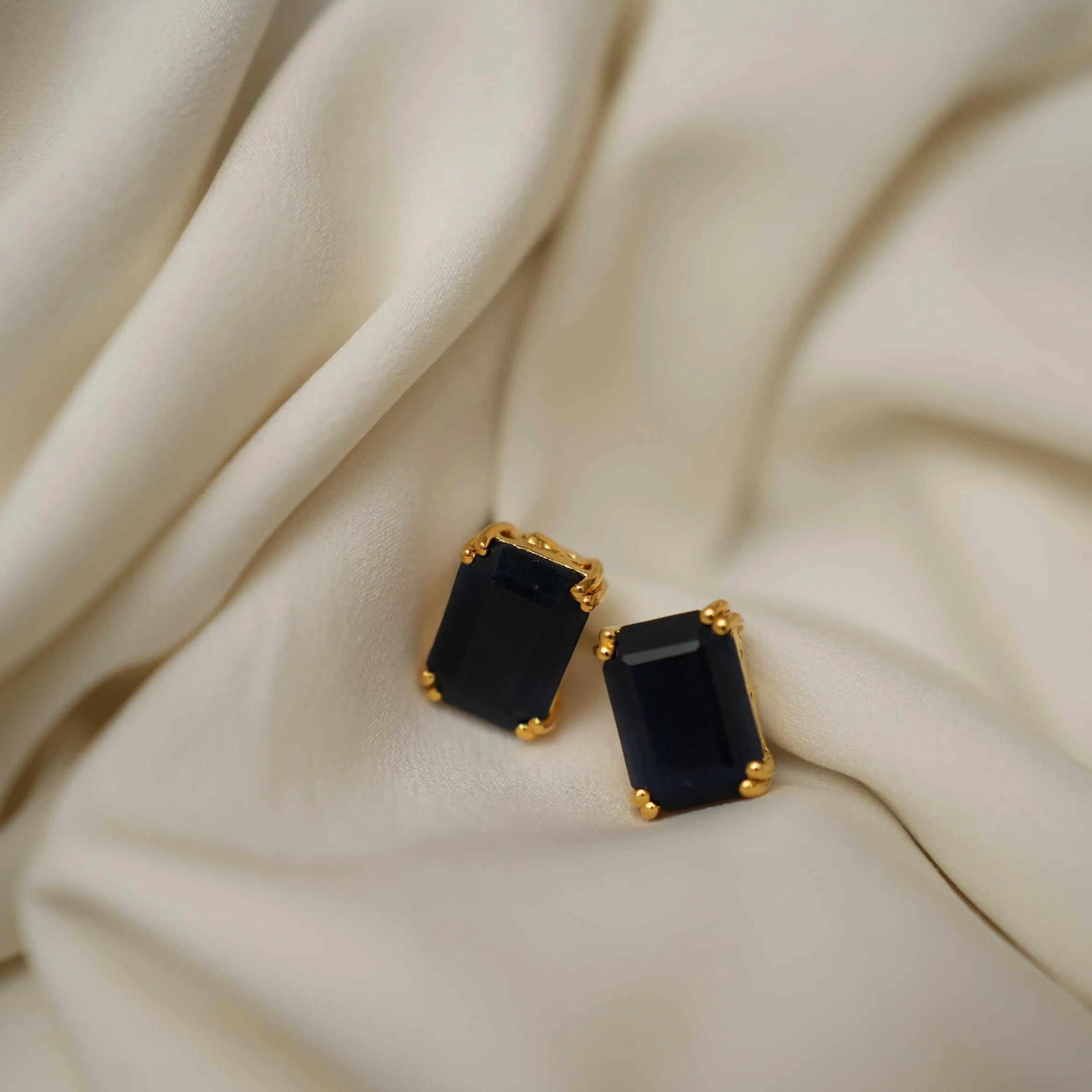 Laksa Zircon Ear Stud - Dark Blue - Rimli Boutique