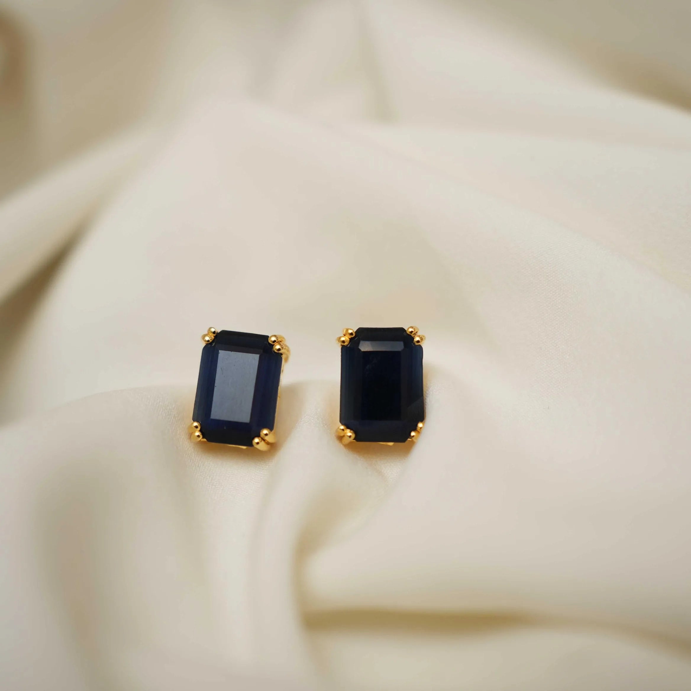 Laksa Zircon Ear Stud - Dark Blue - Rimli Boutique
