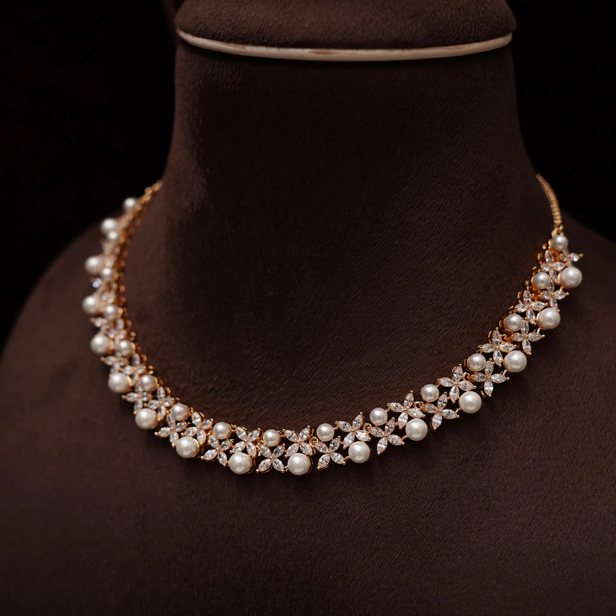 Saanvi Zircon Necklace