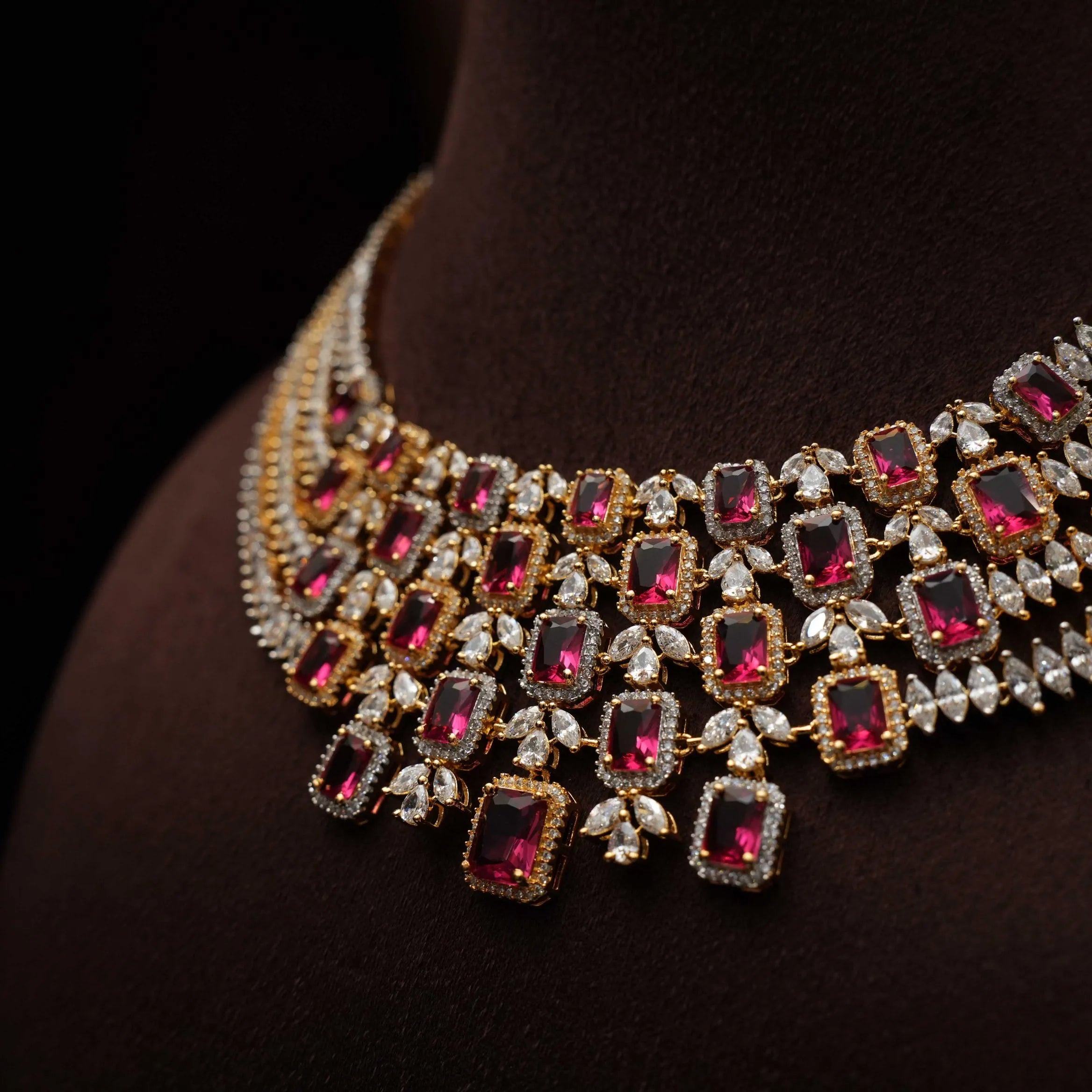 Sahinta Zircon Necklace - Red