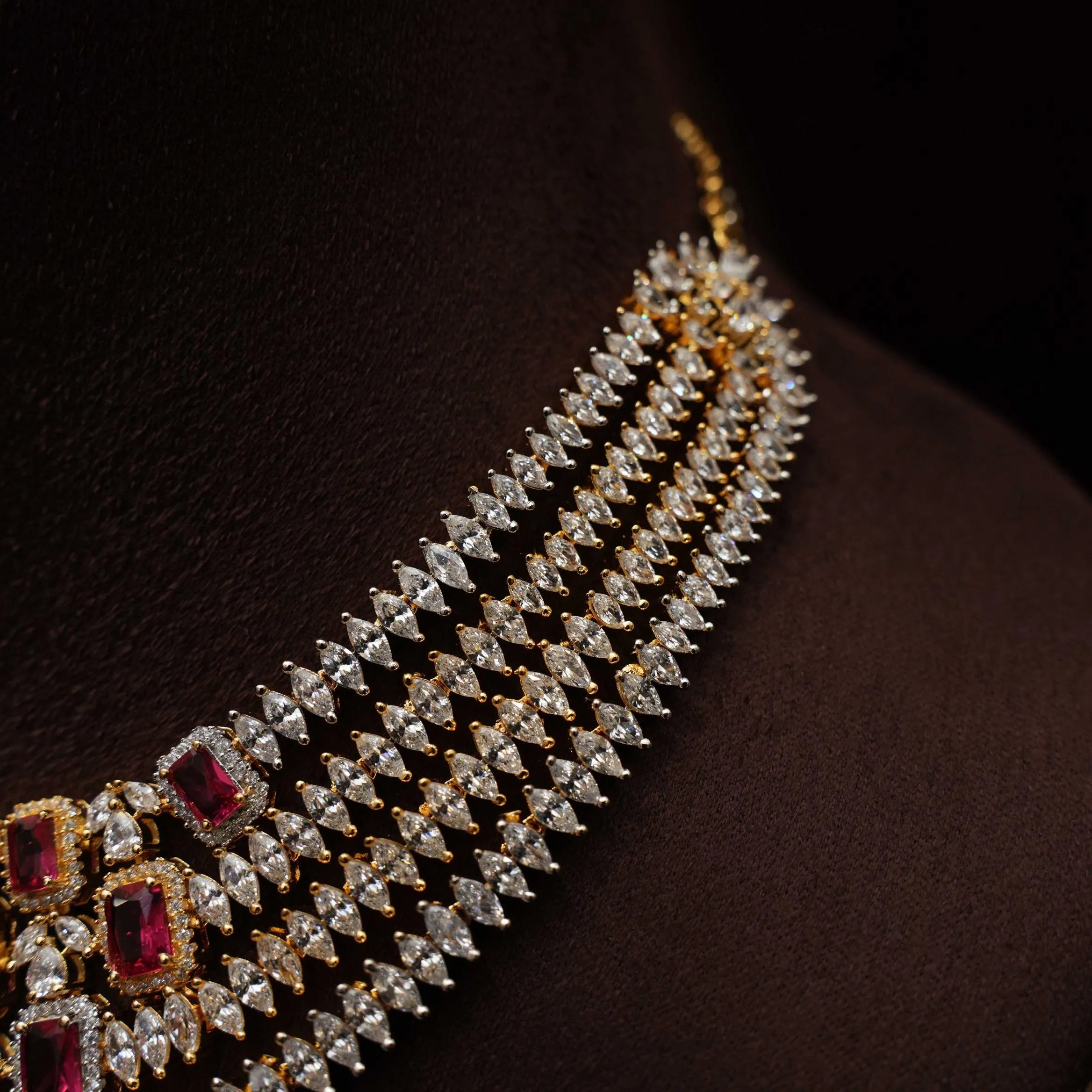 Sahinta Zircon Necklace - Red