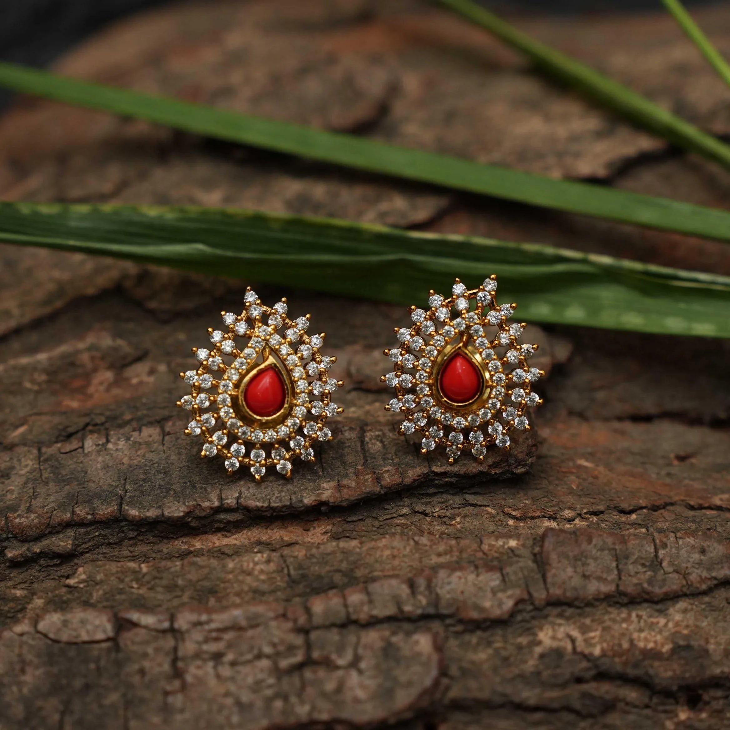 Saira Zircon Ear Stud