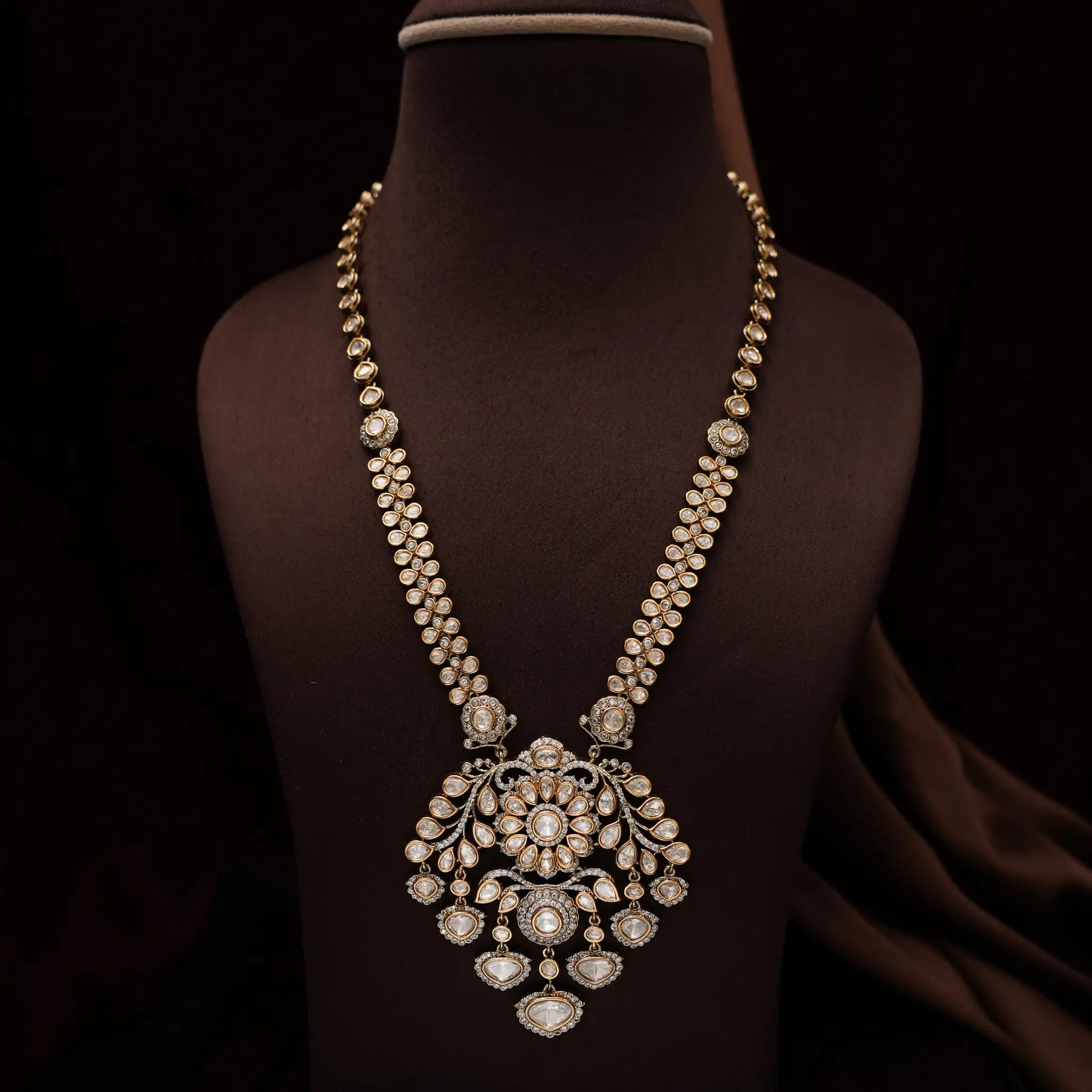 Sharanya Victorian Necklace - White