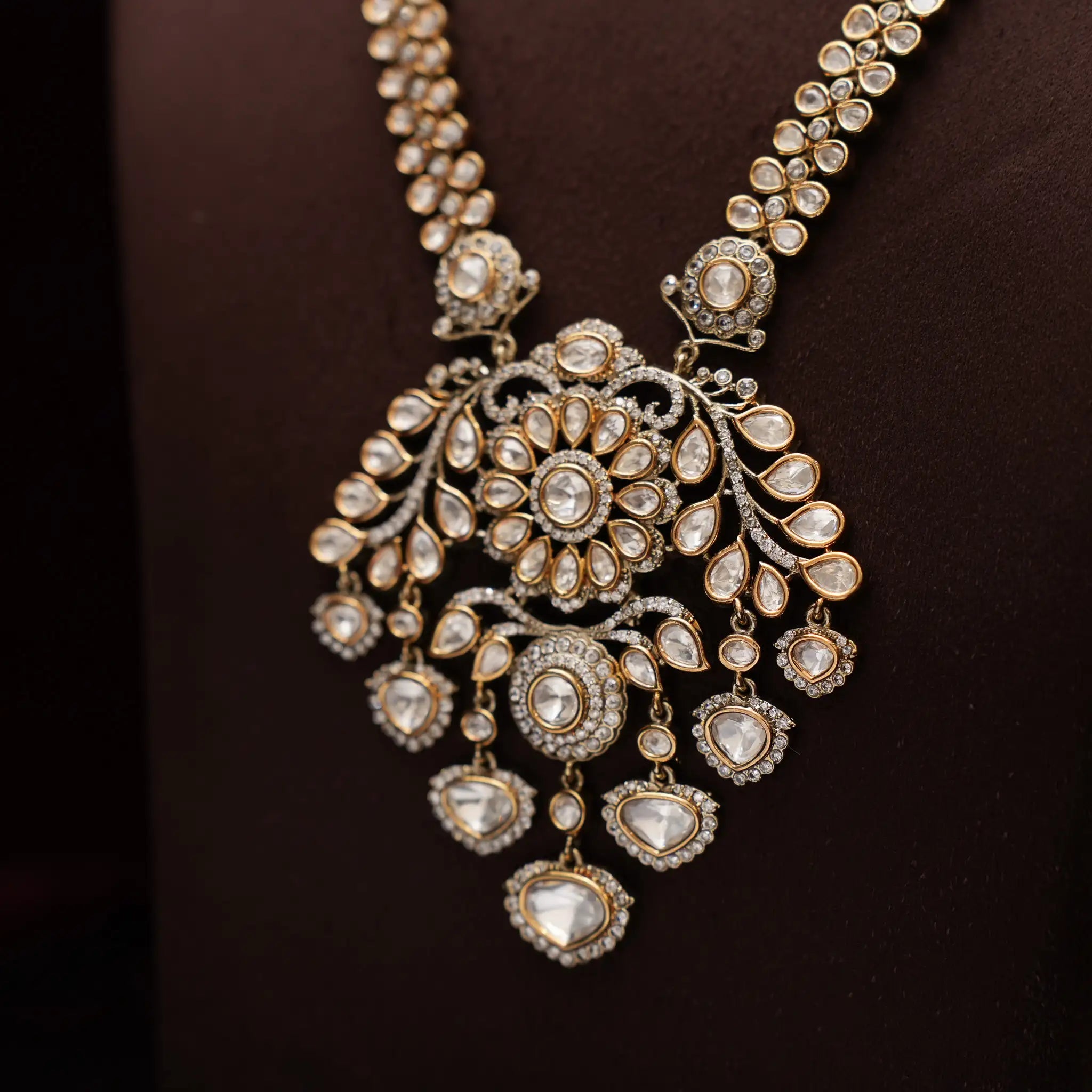 Sharanya Victorian Necklace - White