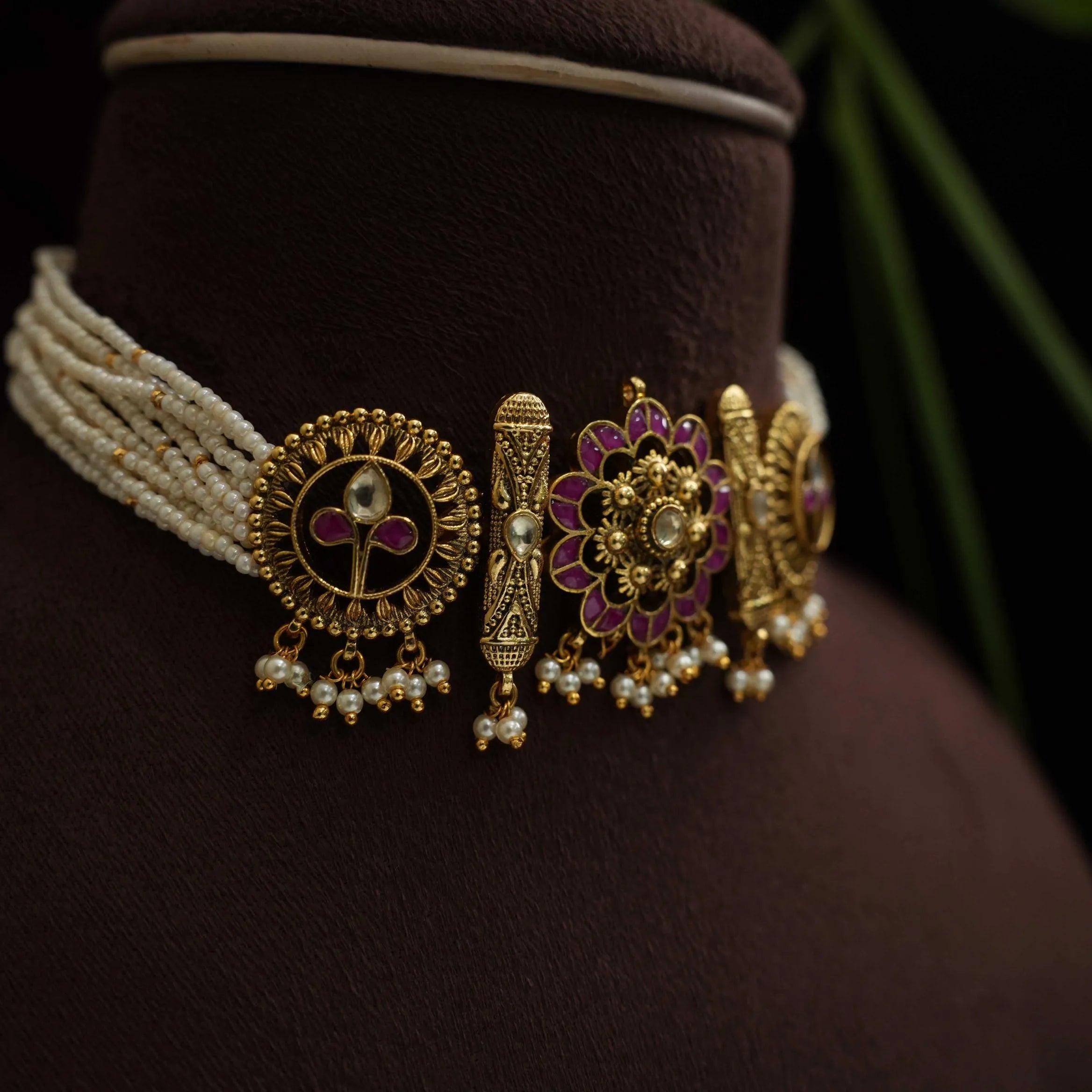 Sharvil Polki Choker - Red & White