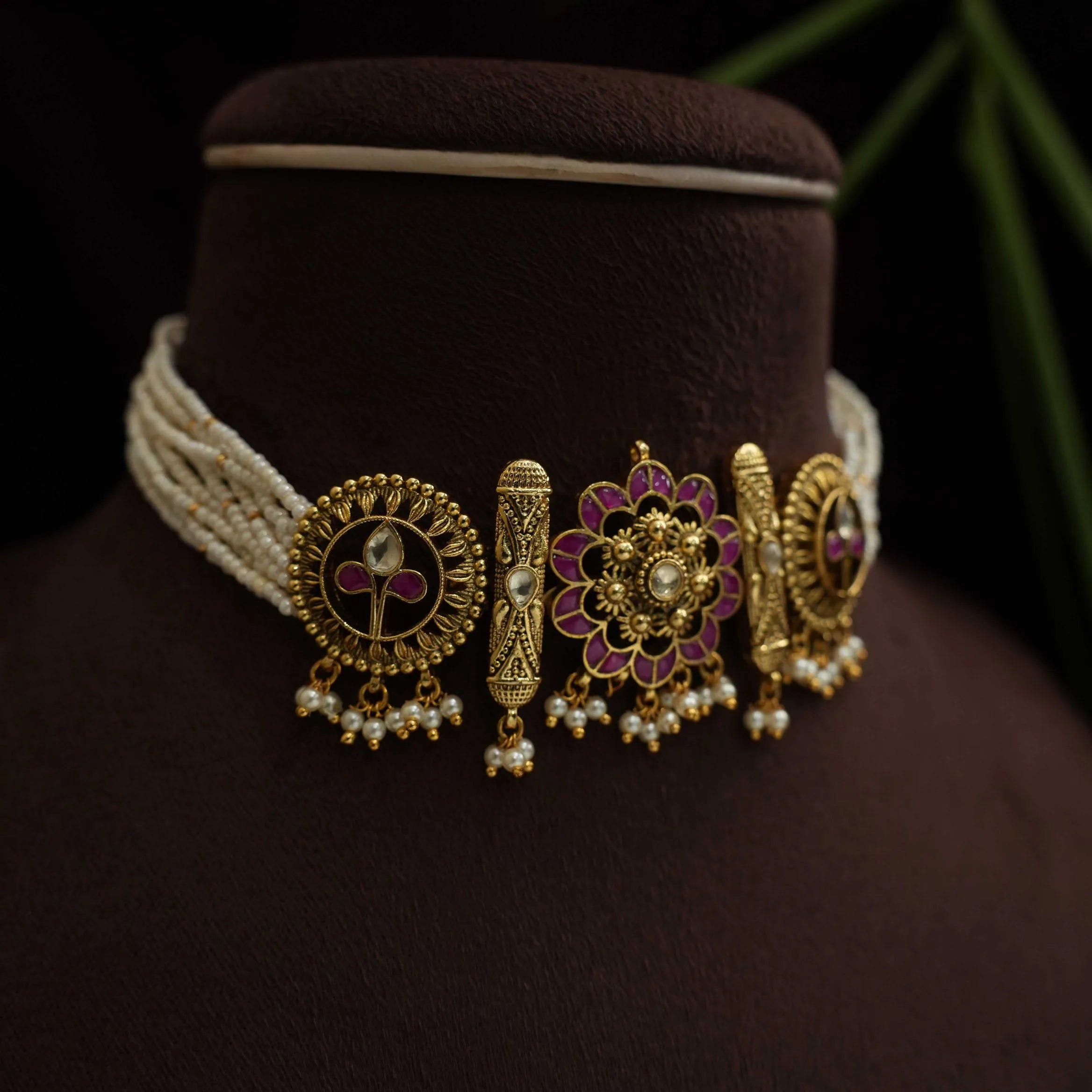 Sharvil Polki Choker - Red & White