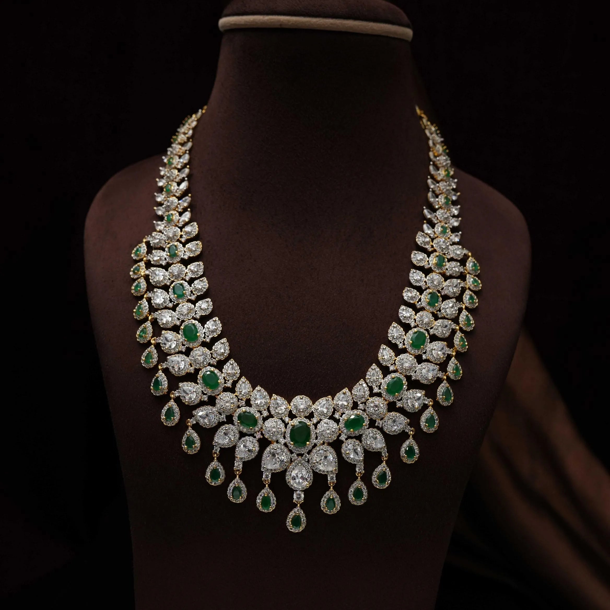 Shelin Zircon Necklace