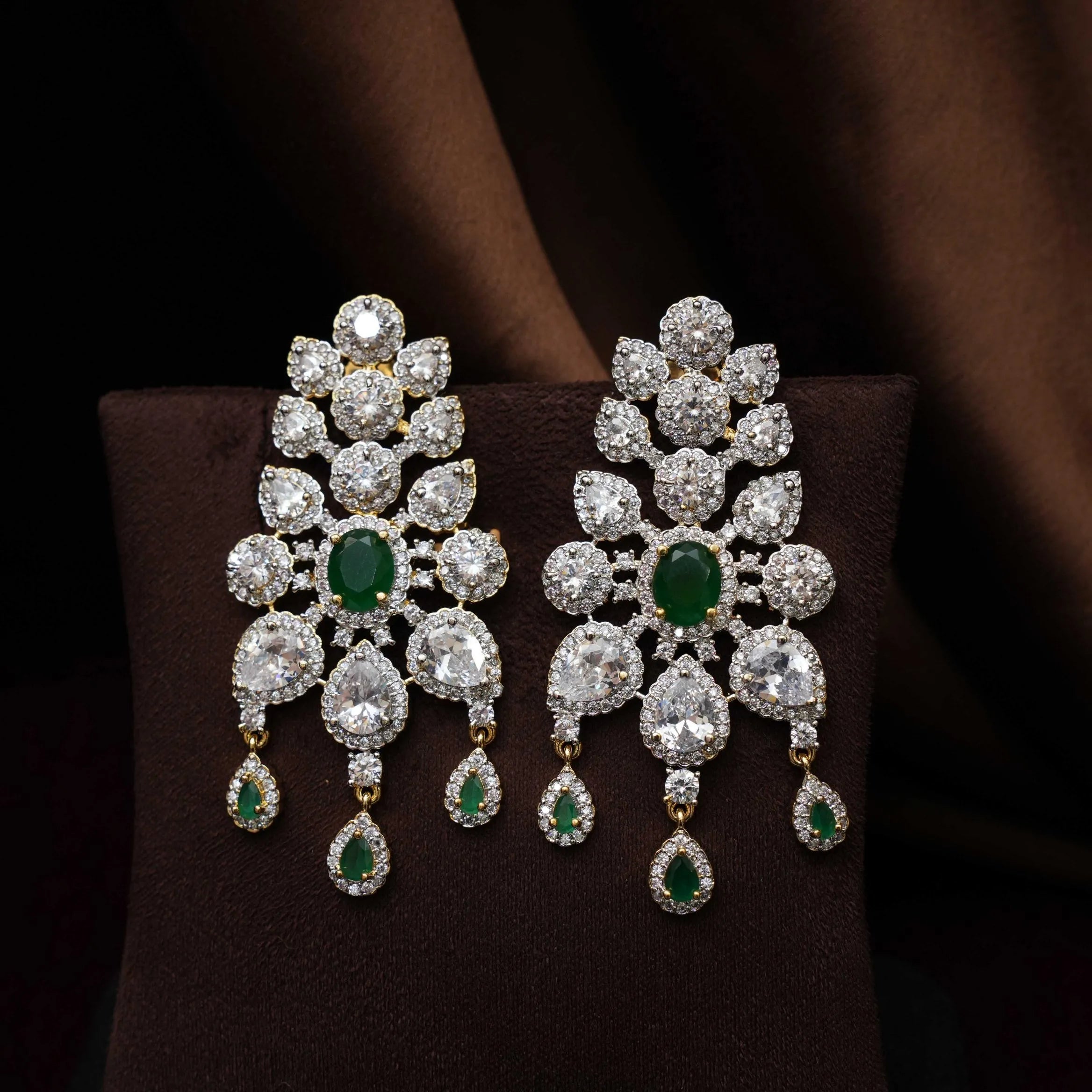 Shelin Zircon Necklace