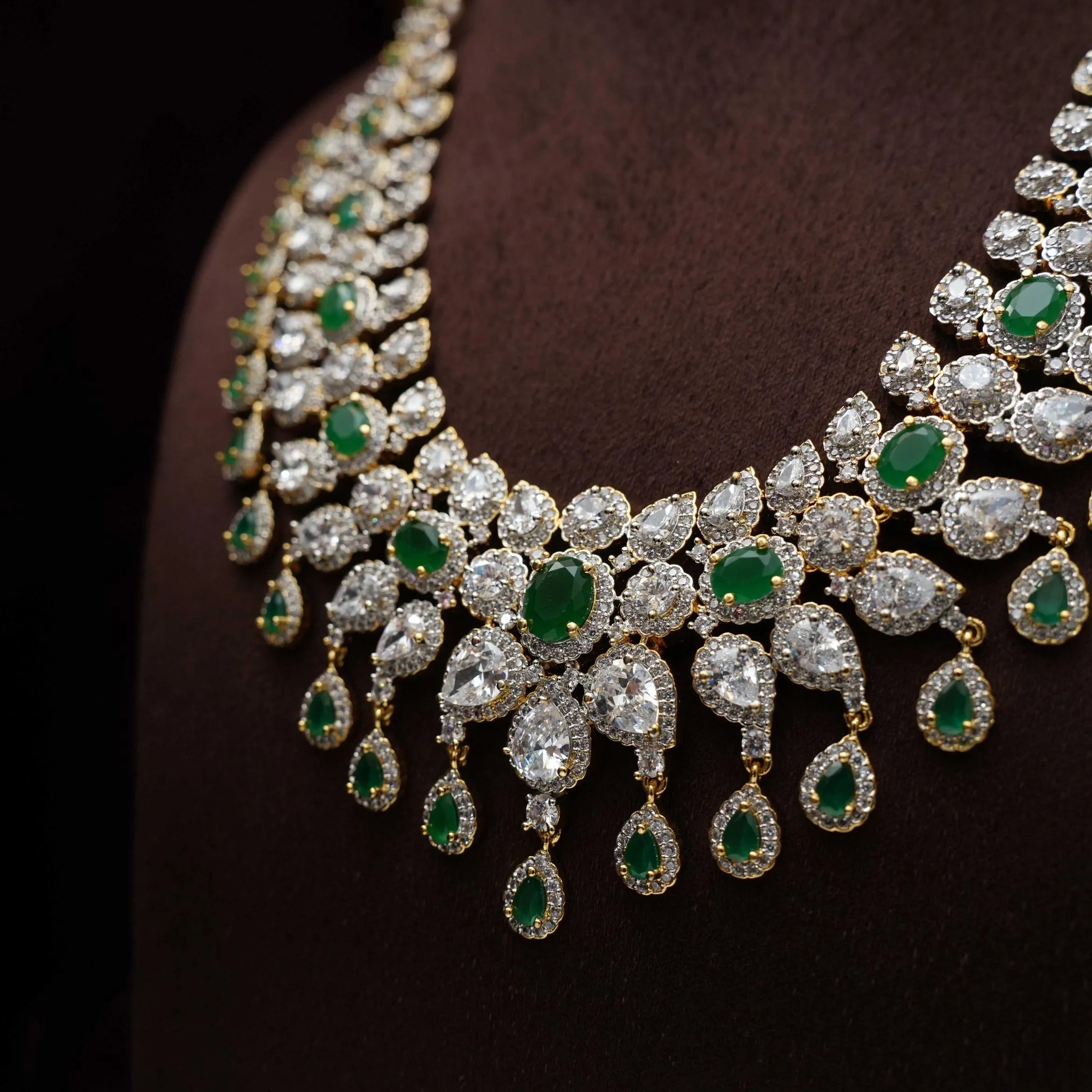 Shelin Zircon Necklace