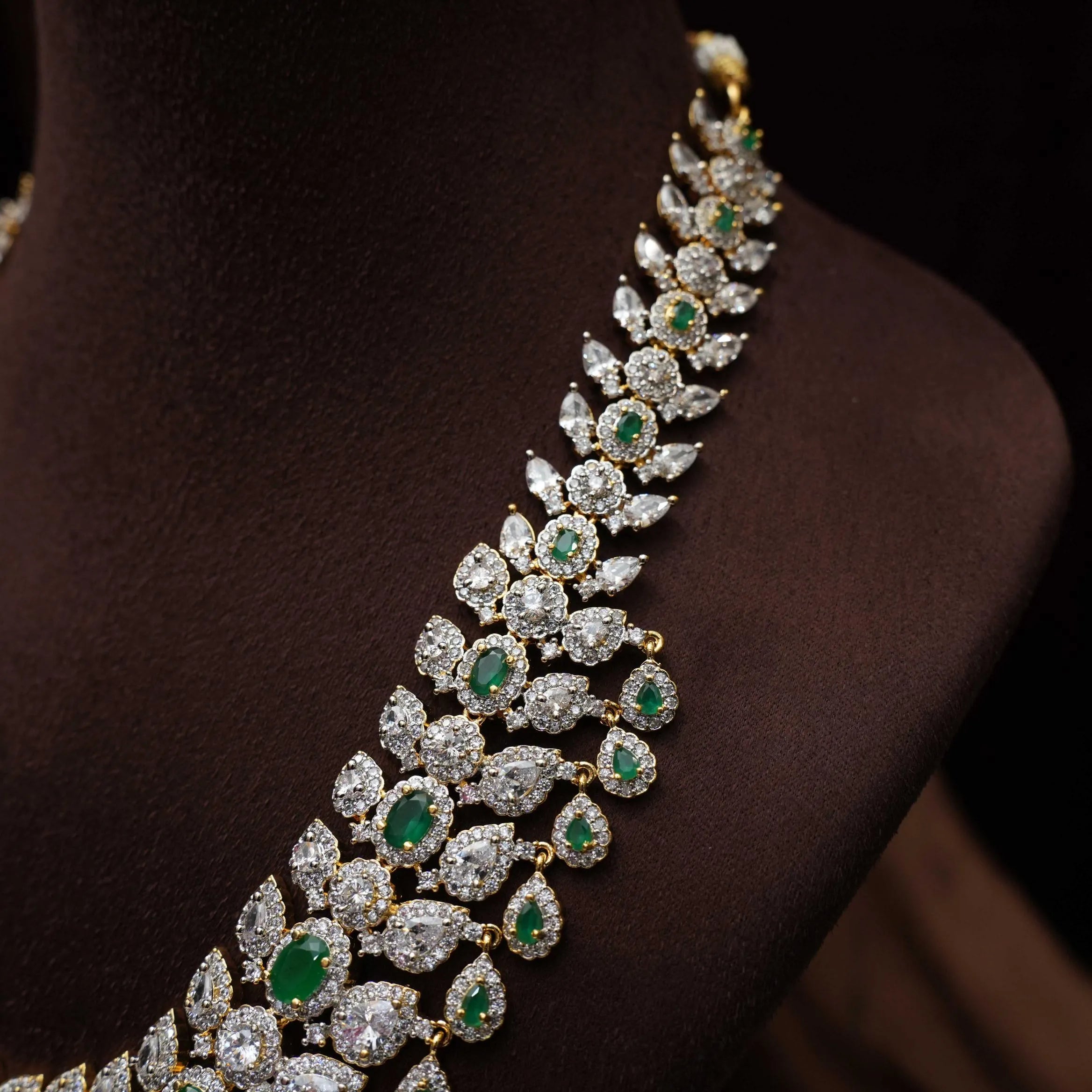 Shelin Zircon Necklace