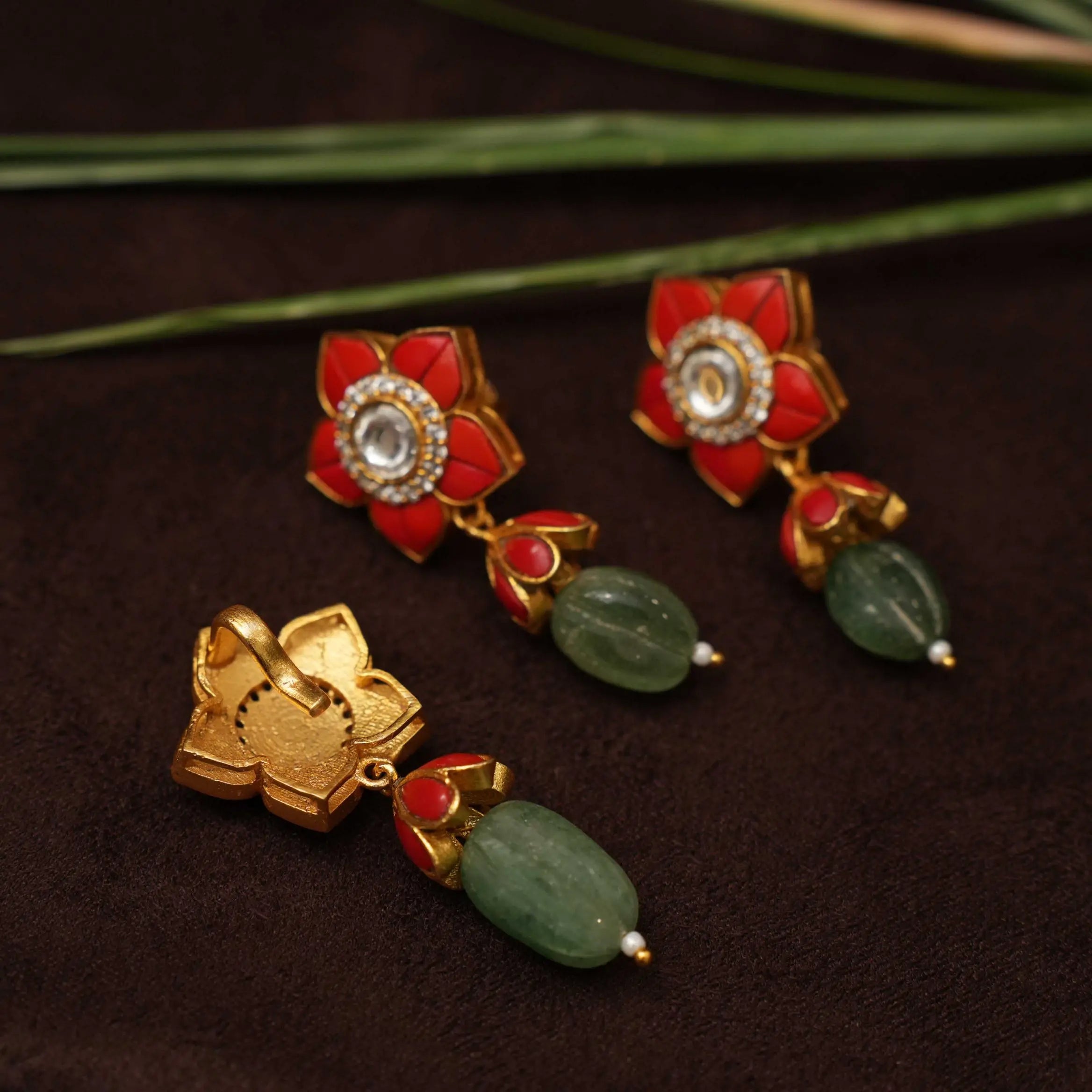 Supraja Pendant Set - Coral