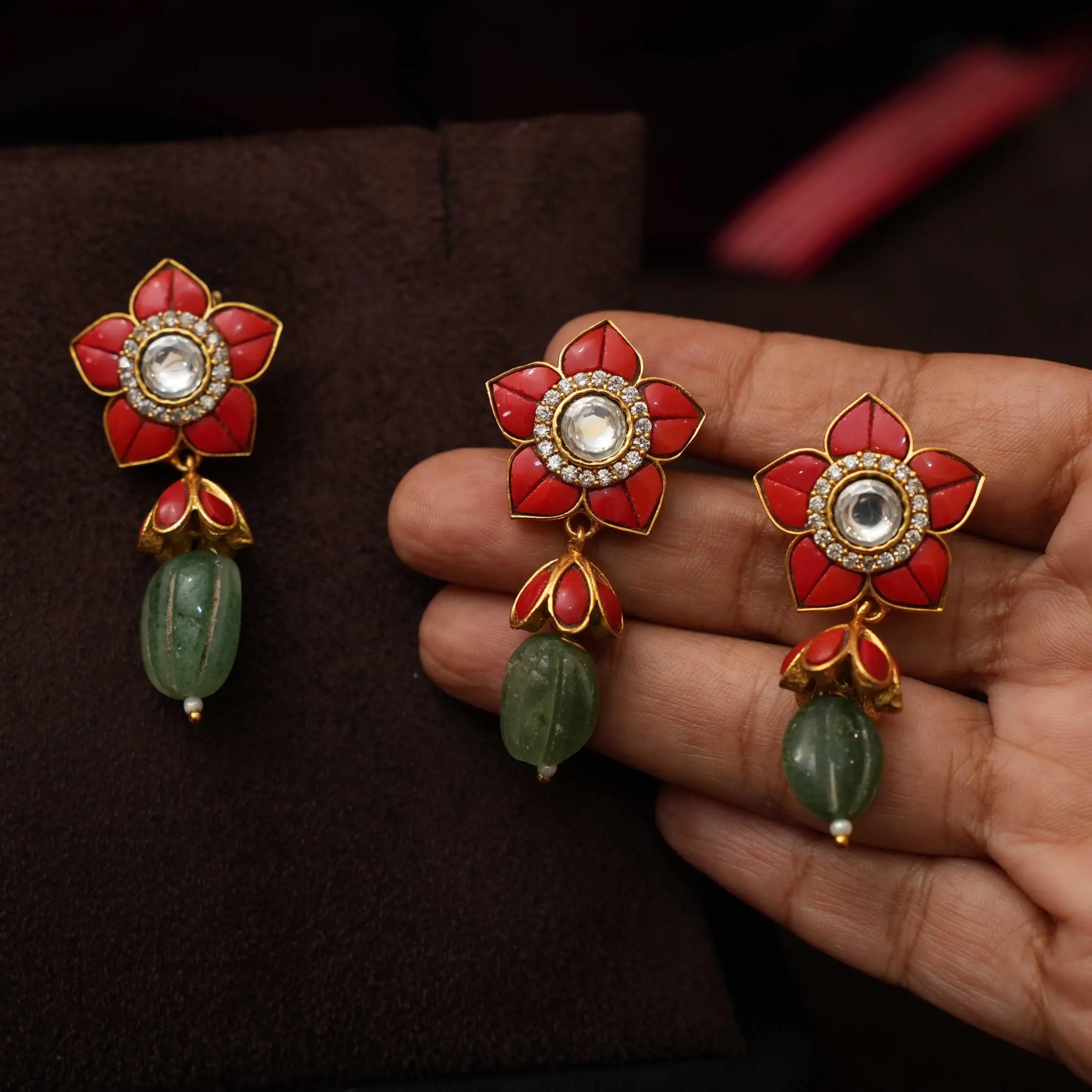 Supraja Pendant Set - Coral