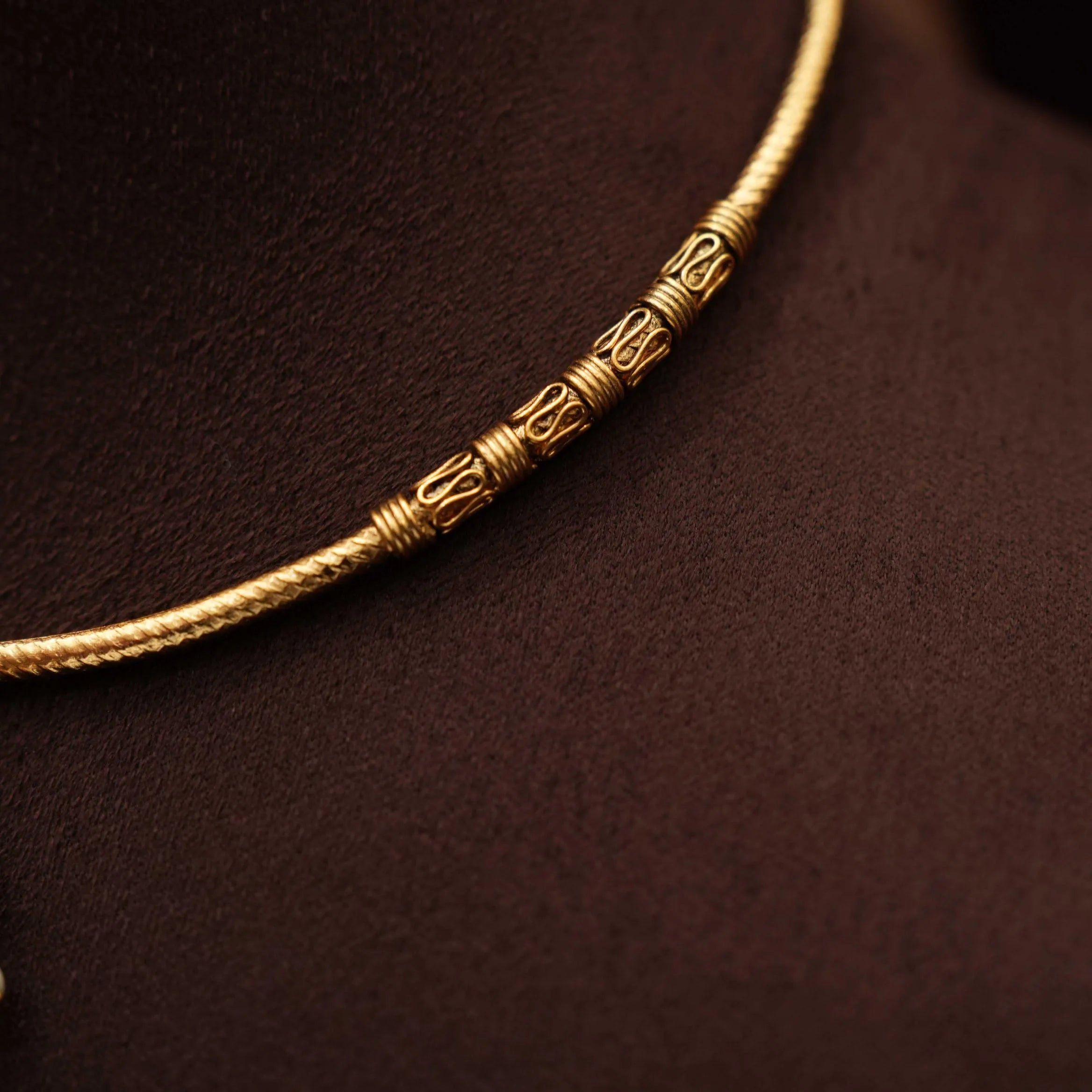 Swara Antique Hasli Necklace - Red & Green