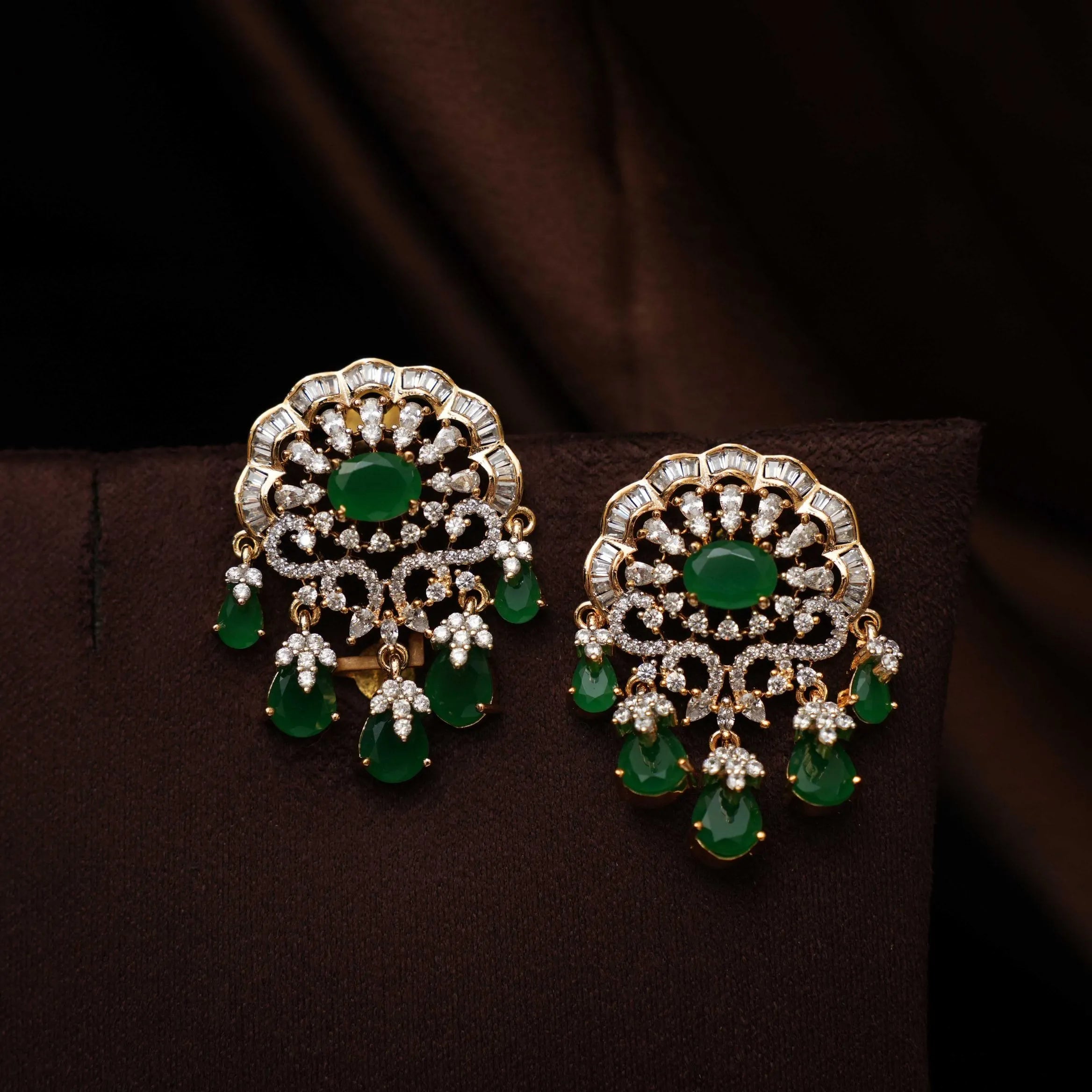 Swra Zircon Necklace