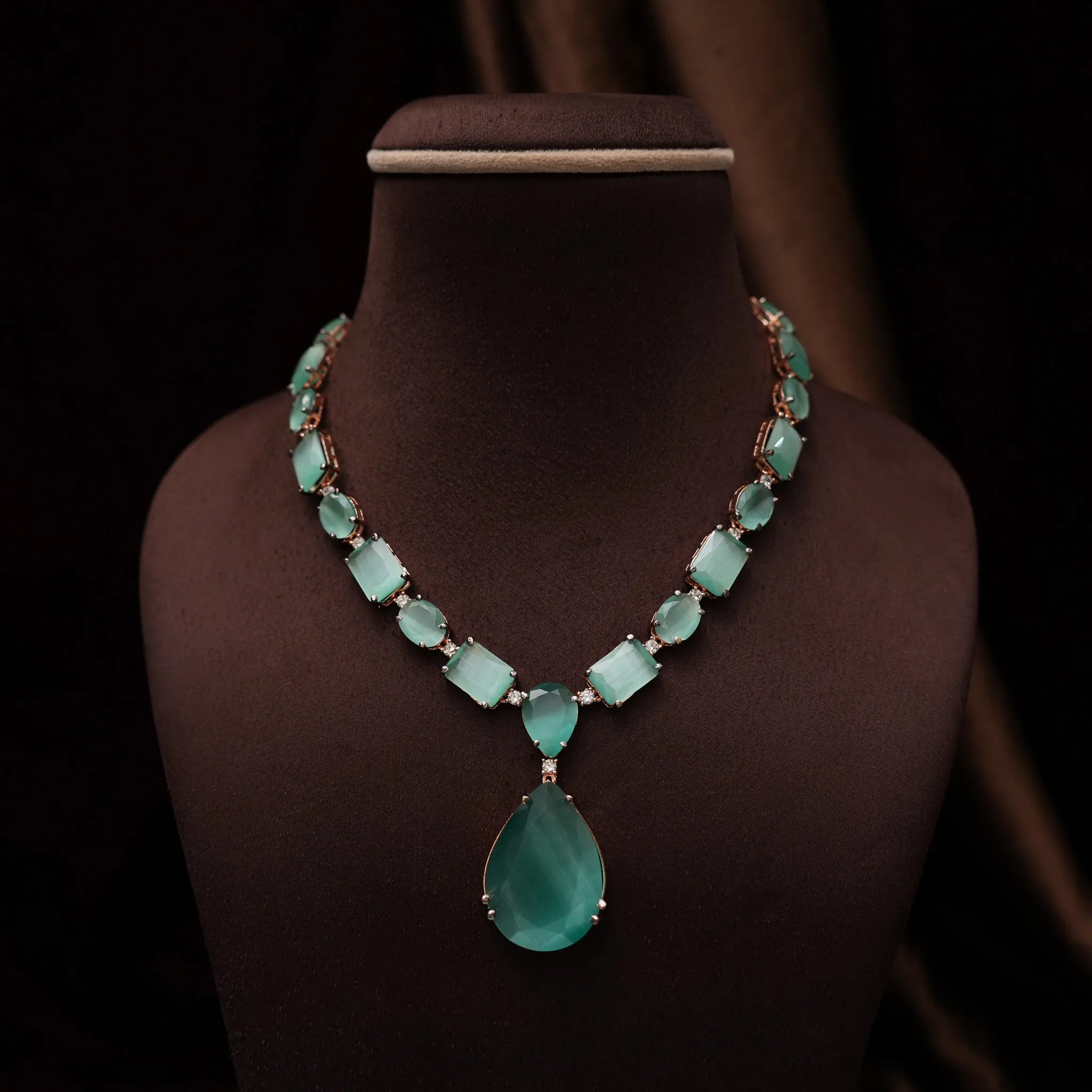 Tatshita Zircon Necklace