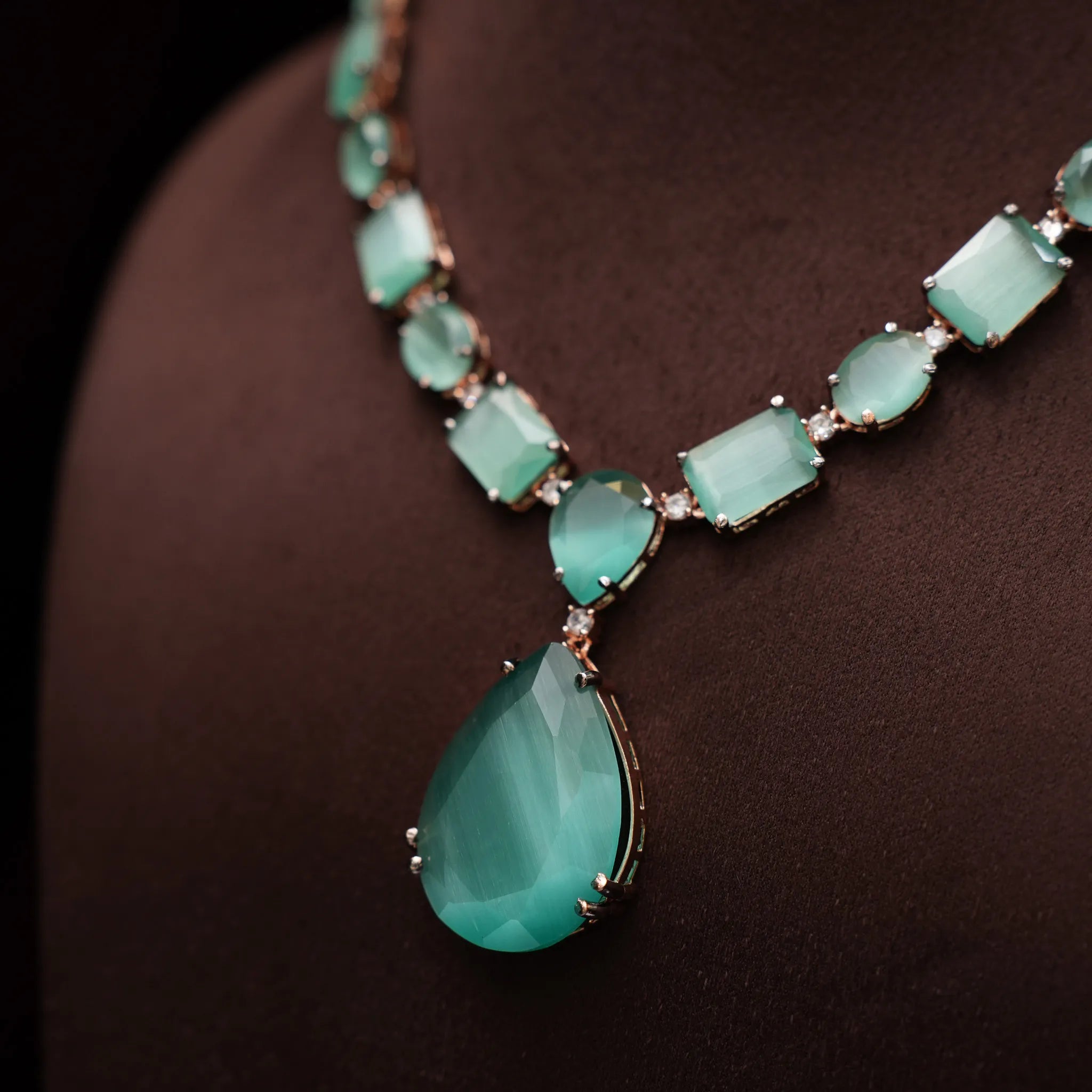 Tatshita Zircon Necklace