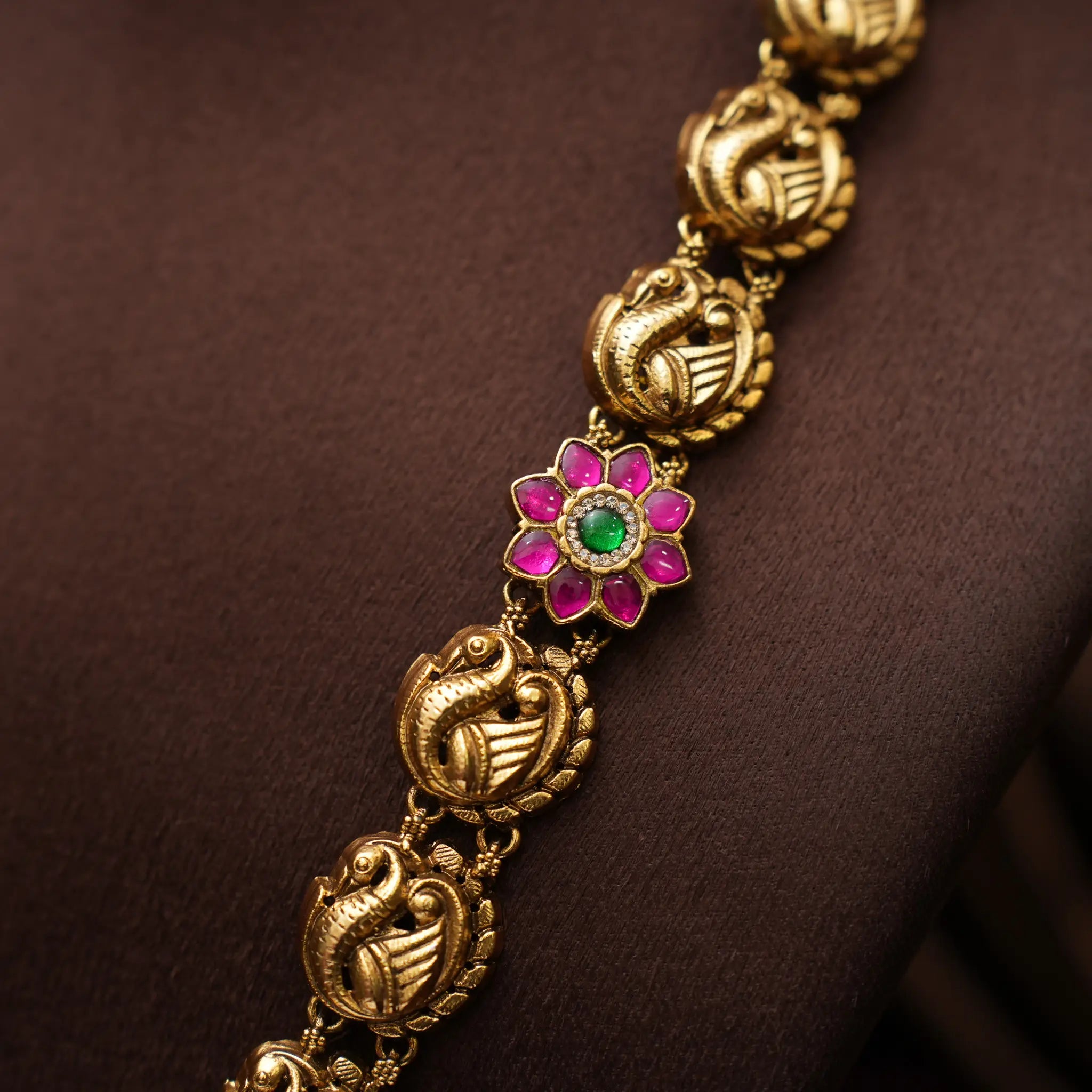 Vagisha Antique Necklace - Golden Ball