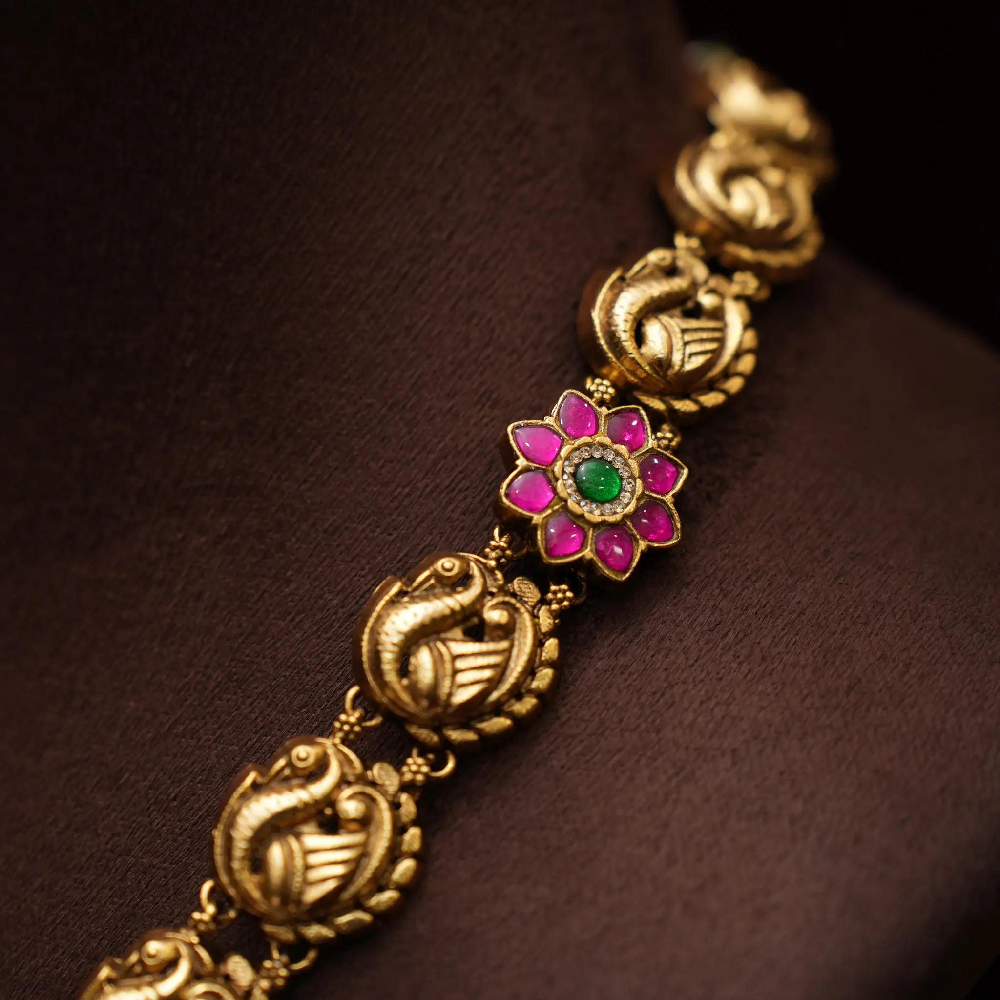 Vagisha Antique Necklace - Golden Ball