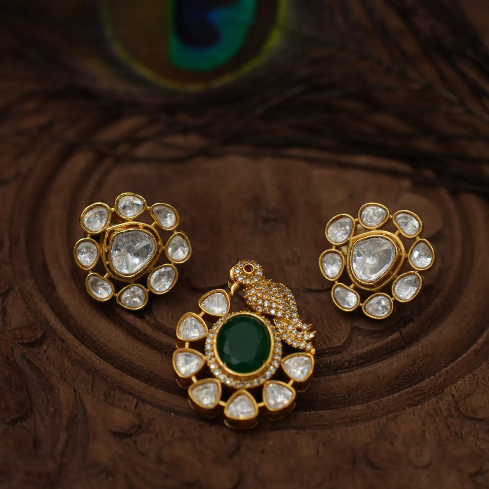 Vatsya Polki Pendant Set