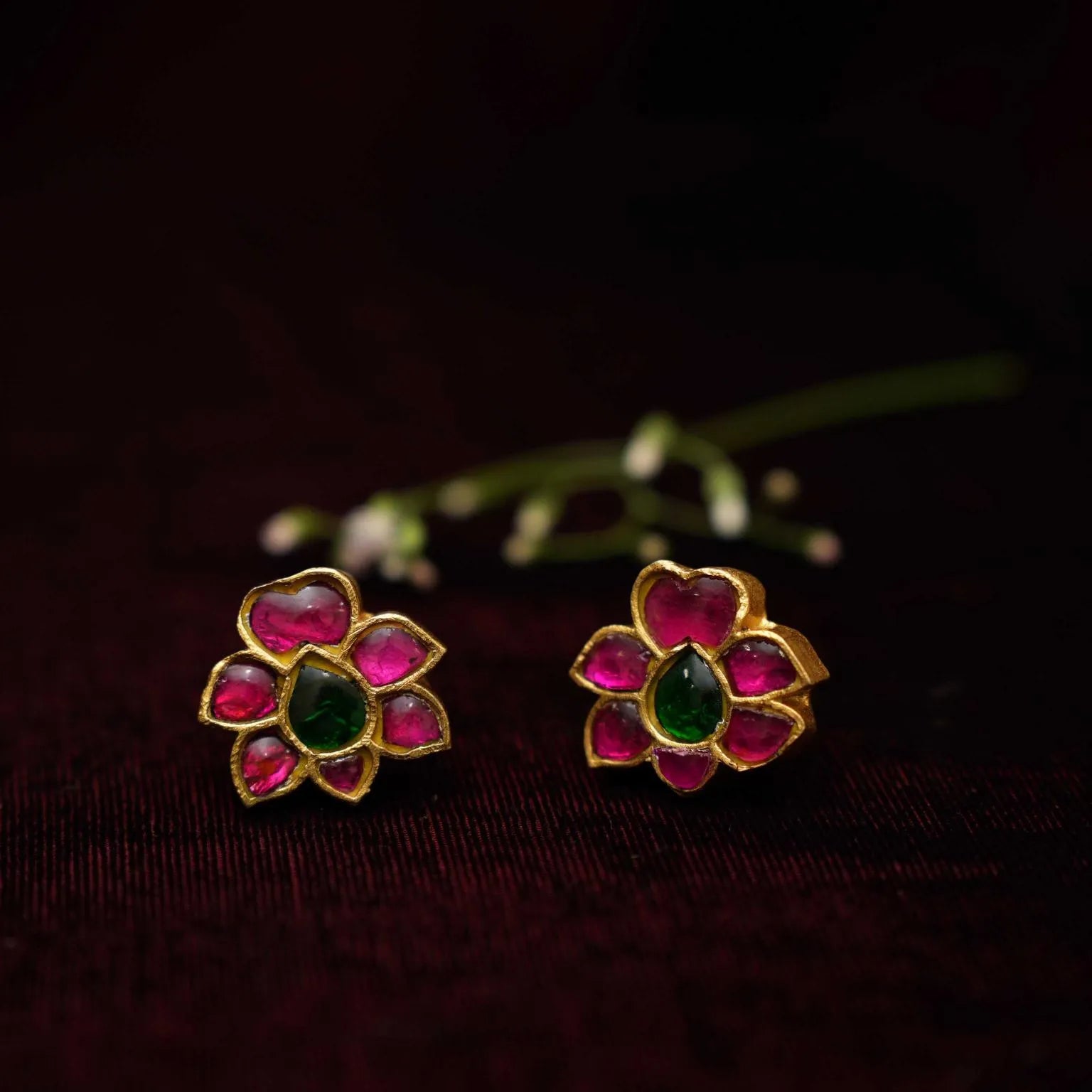 Viha Antiuqe Ear Stud