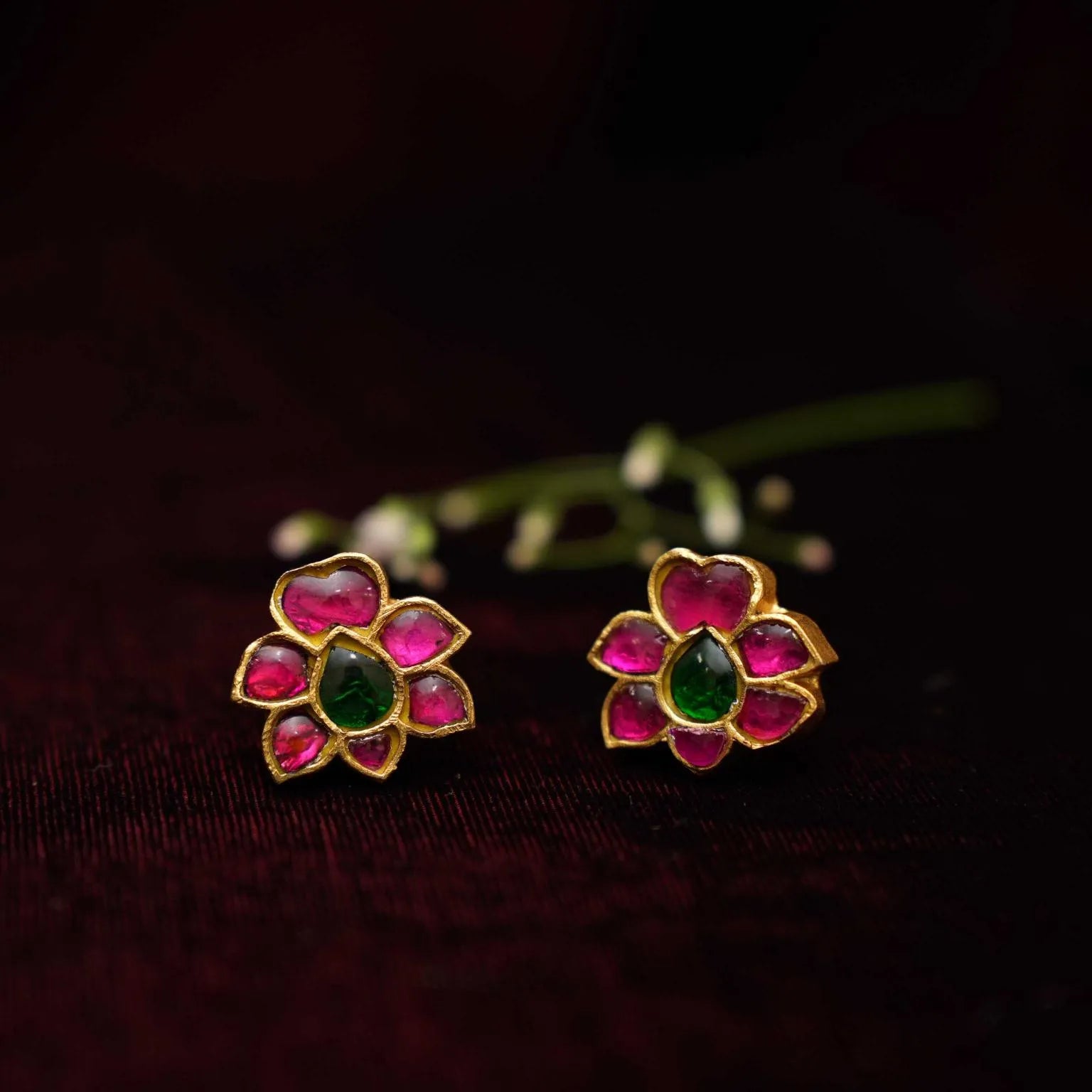 Viha Antiuqe Ear Stud