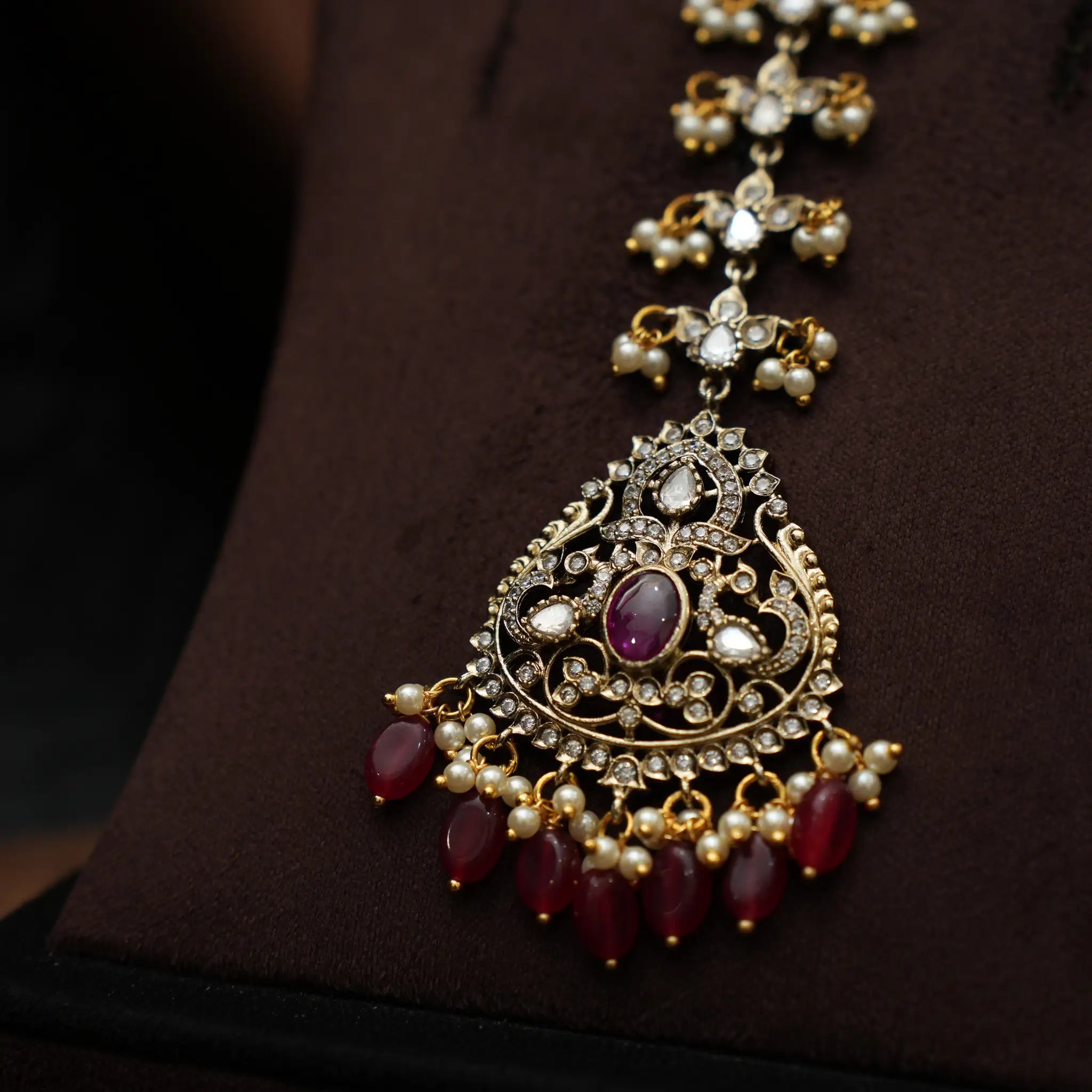 Vihana Victorian Tikka - Red