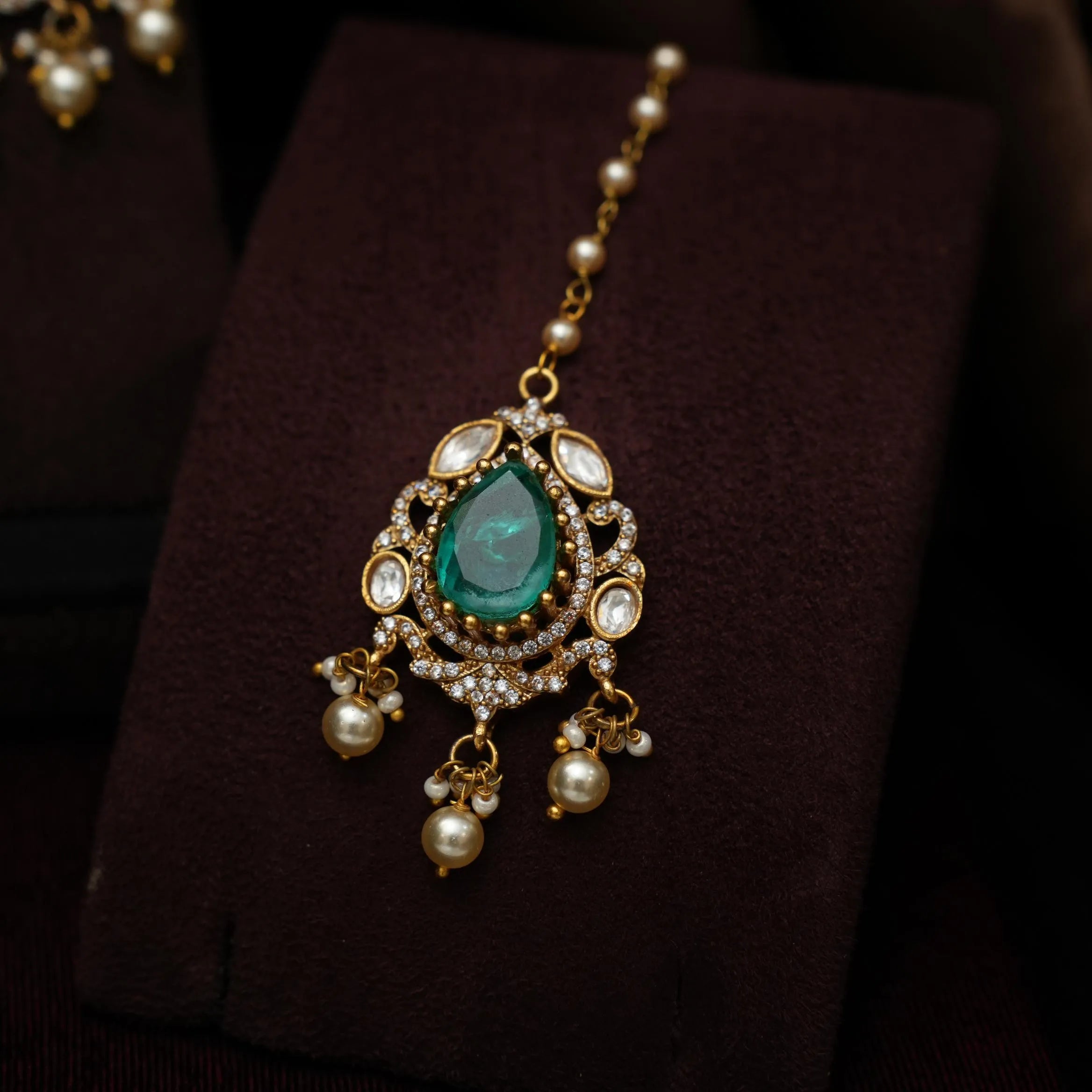 Vihanika Victorian Necklace