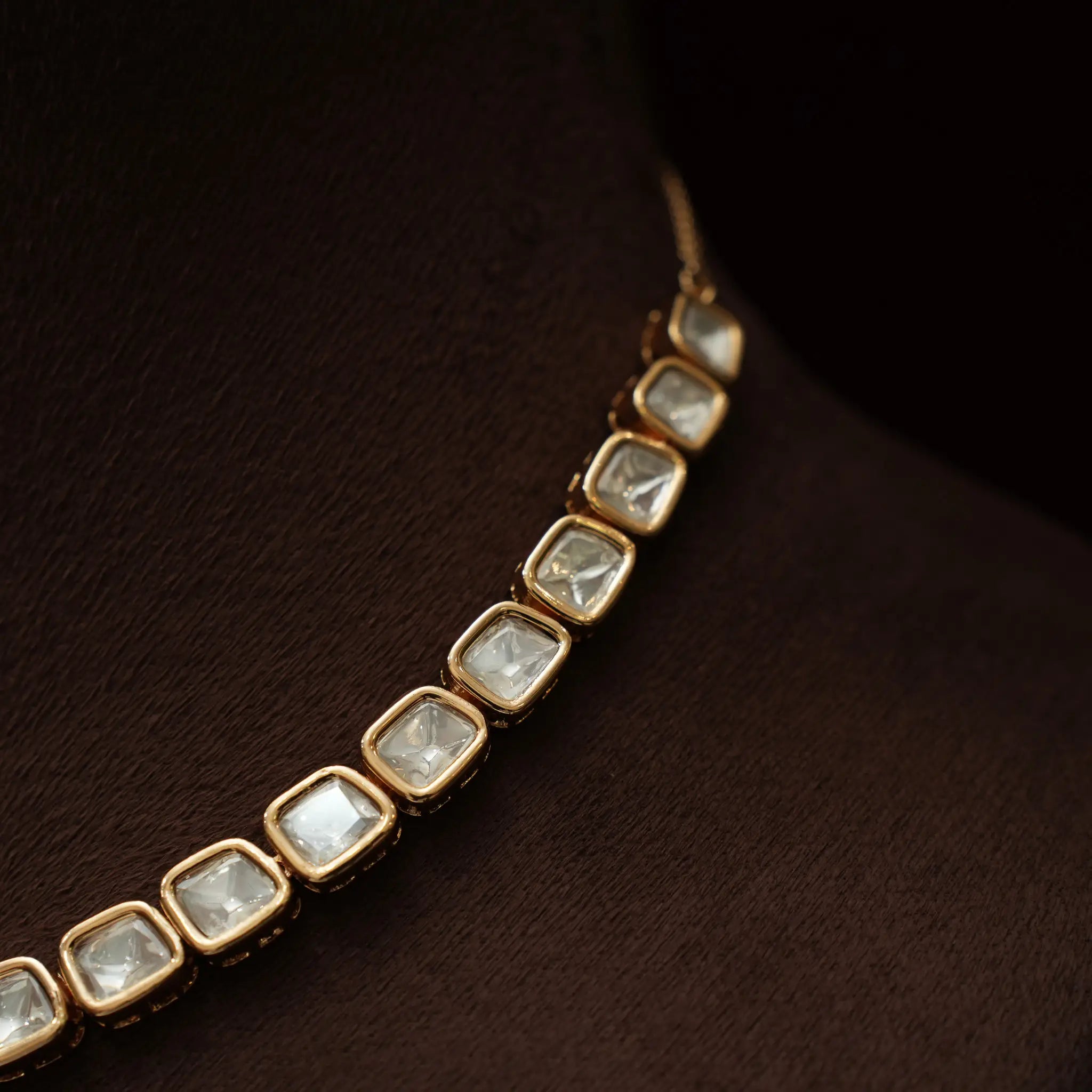 Virve Kundan Necklace - Gold Finish