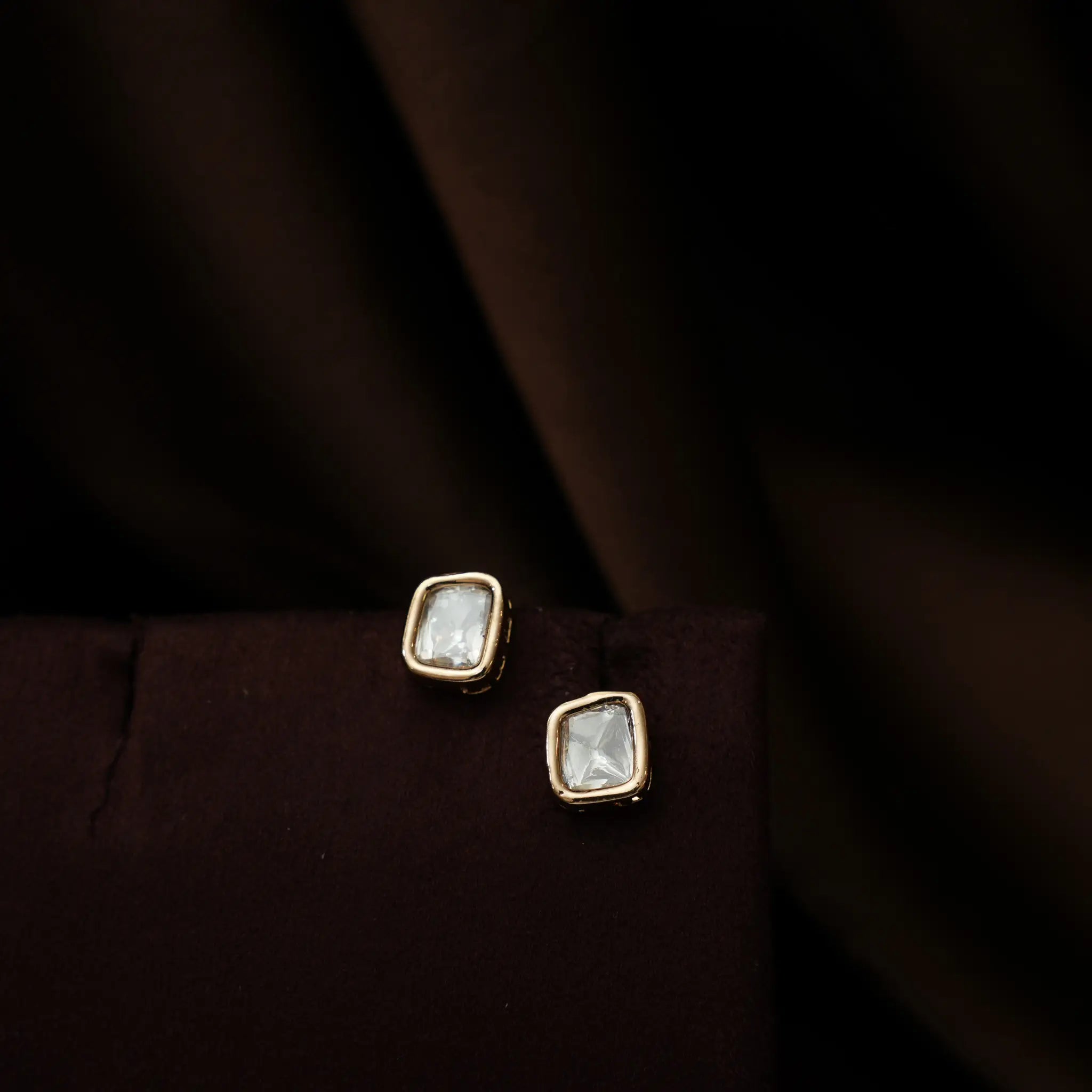 Virve Kundan Necklace - Gold Finish