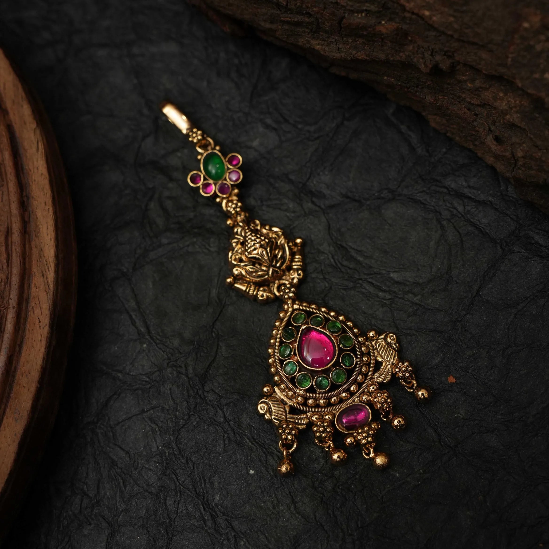 Vishaka Antique Nagas Tikka