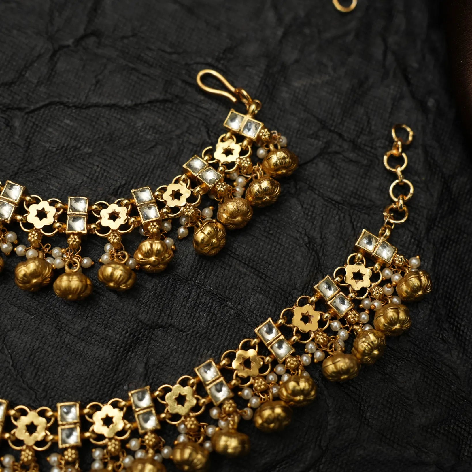 Vishesh Polki Anklets - White