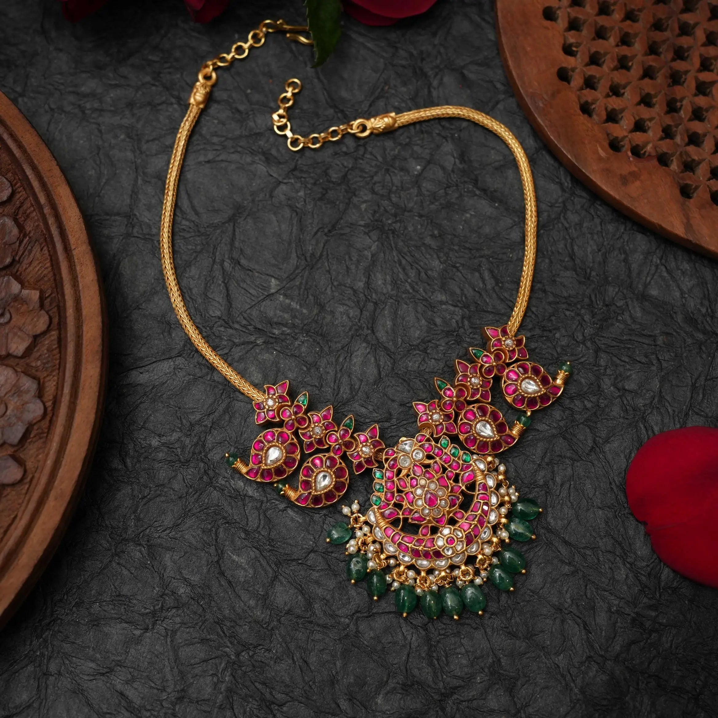 Yaatika Silver Necklace - Hiya