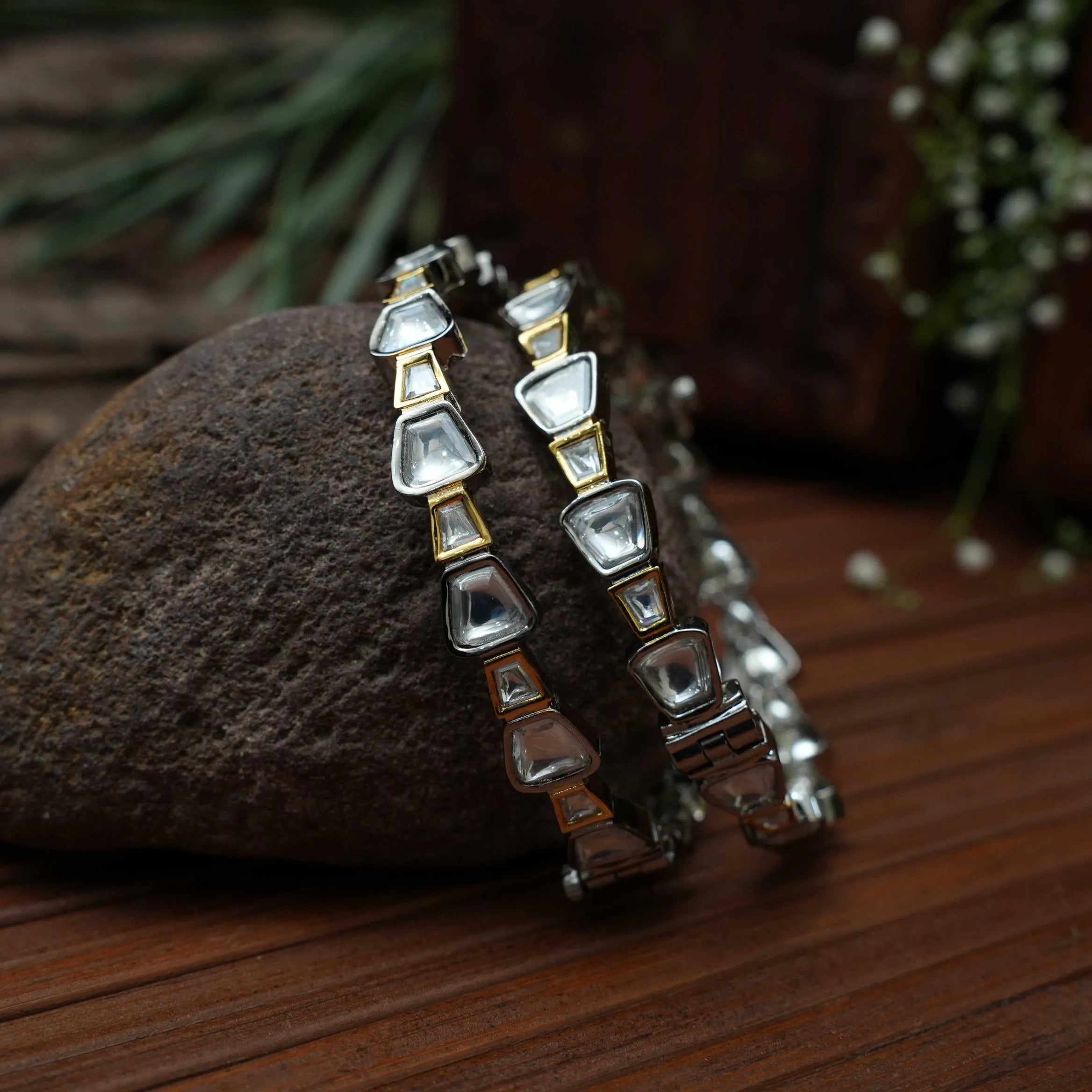 Yajnika Victorian Kundan Bangles