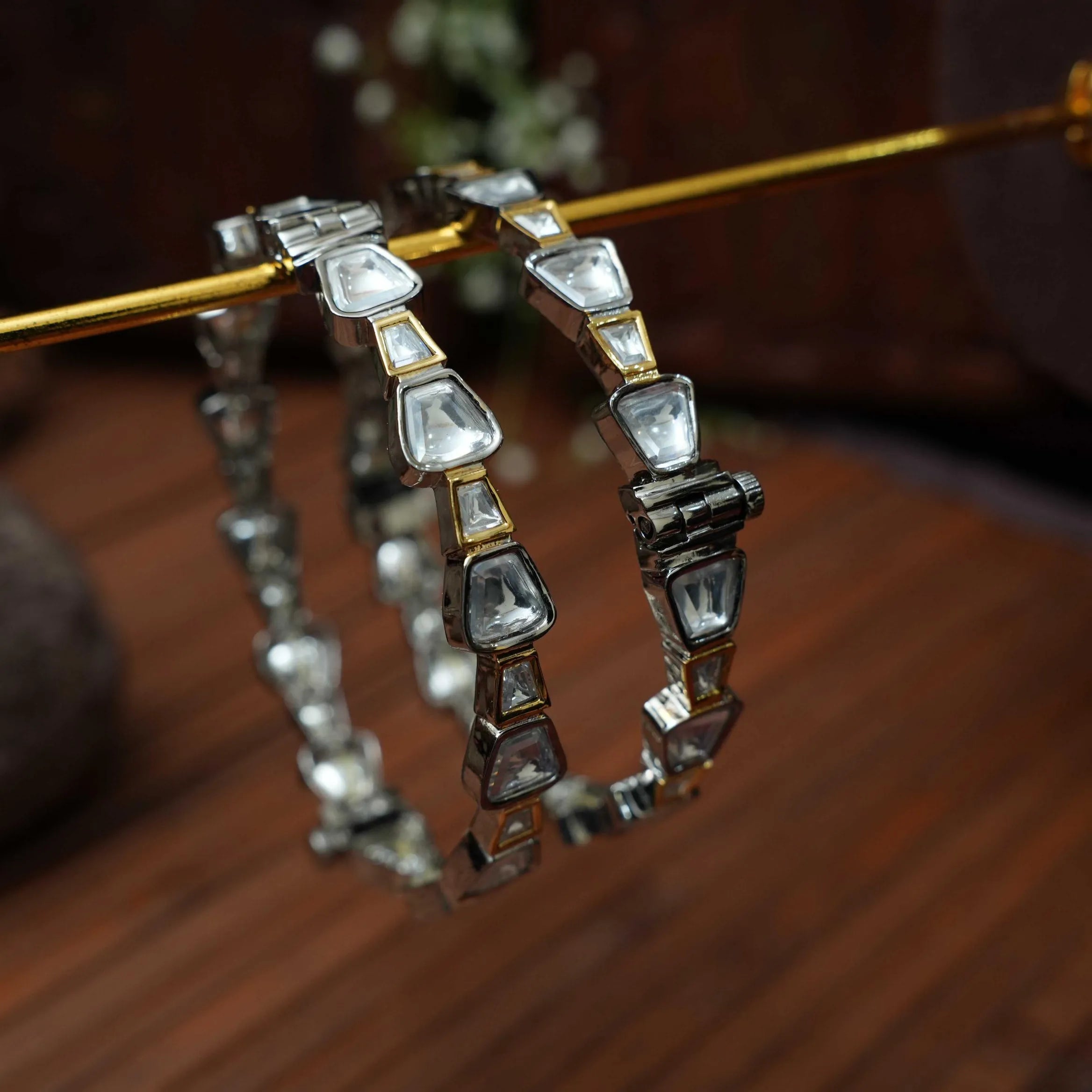 Yajnika Victorian Kundan Bangles