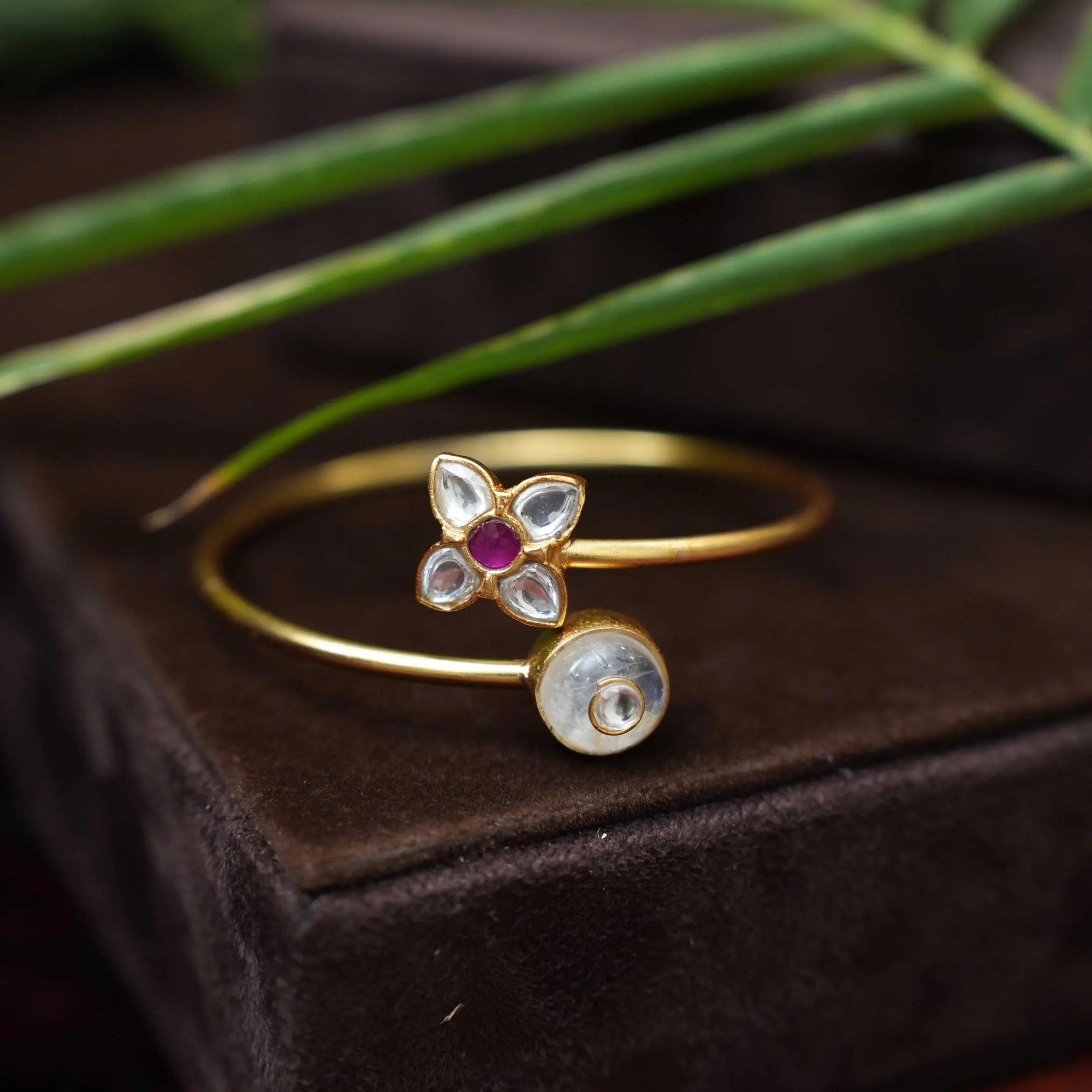 Yashi Silver Kada Bangle