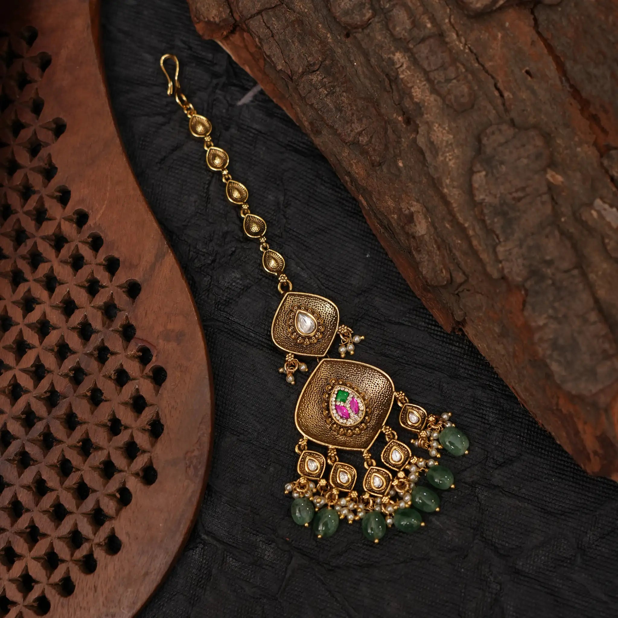 Yuvi Antique Tikka