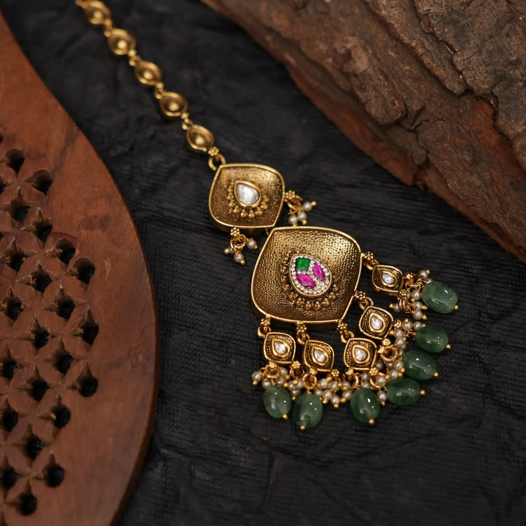 Yuvi Antique Tikka