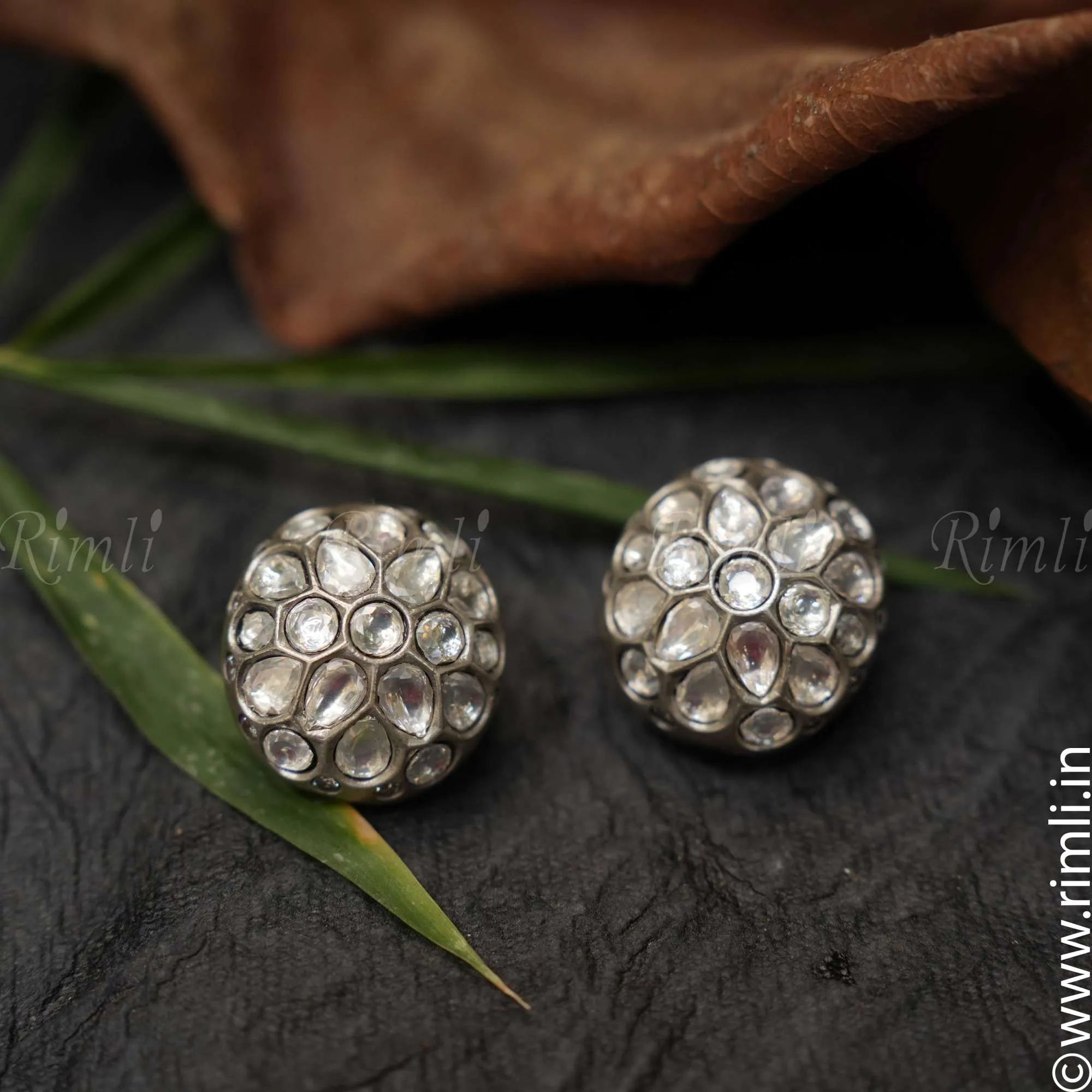 Laasya Silver Ear Stud - Rimli Boutique
