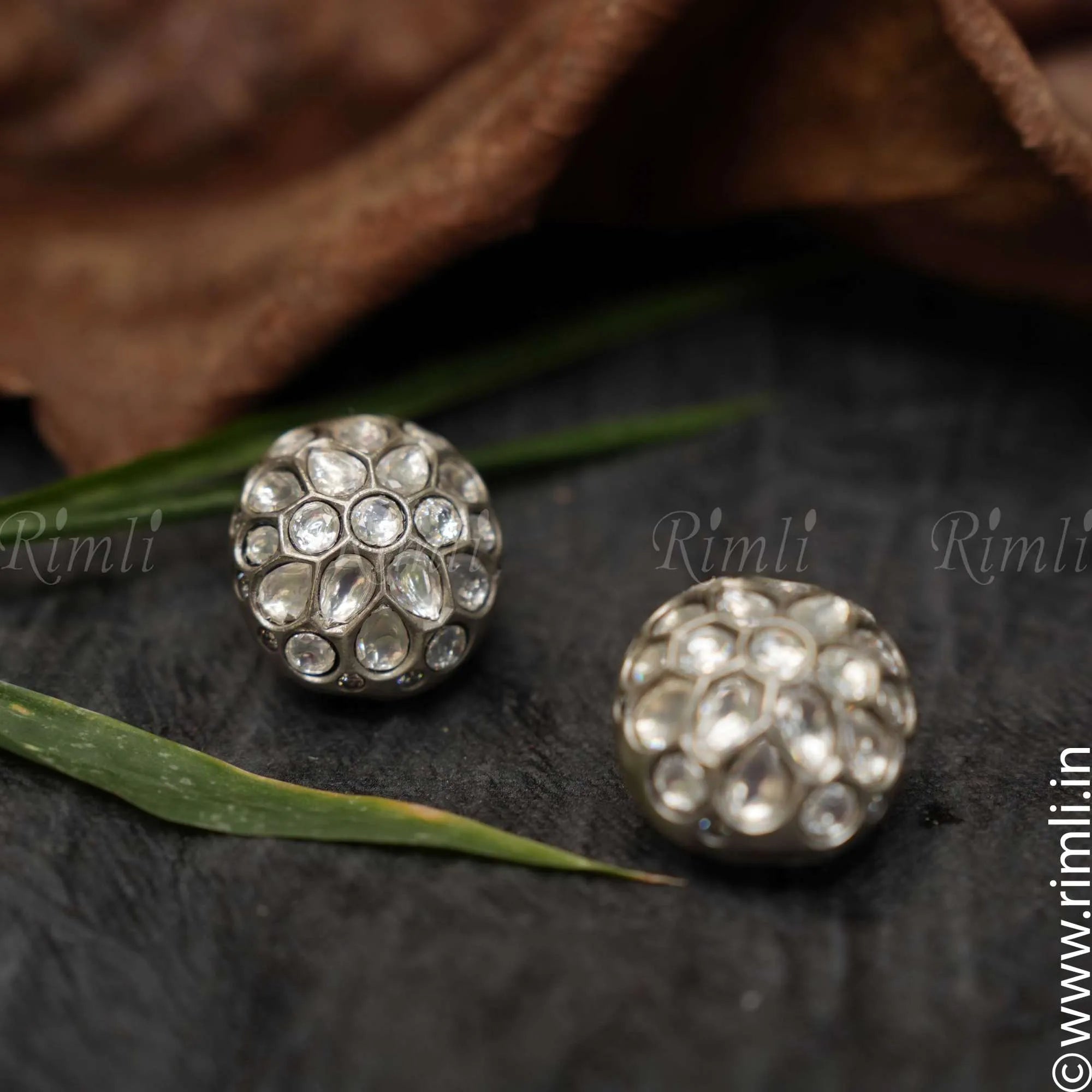 Laasya Silver Ear Stud - Rimli Boutique