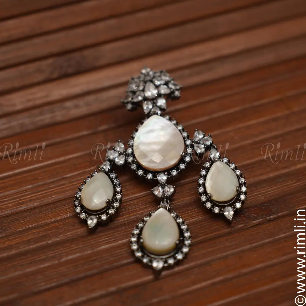 Avika Mother of Pearl Earrings - Rimli Boutique