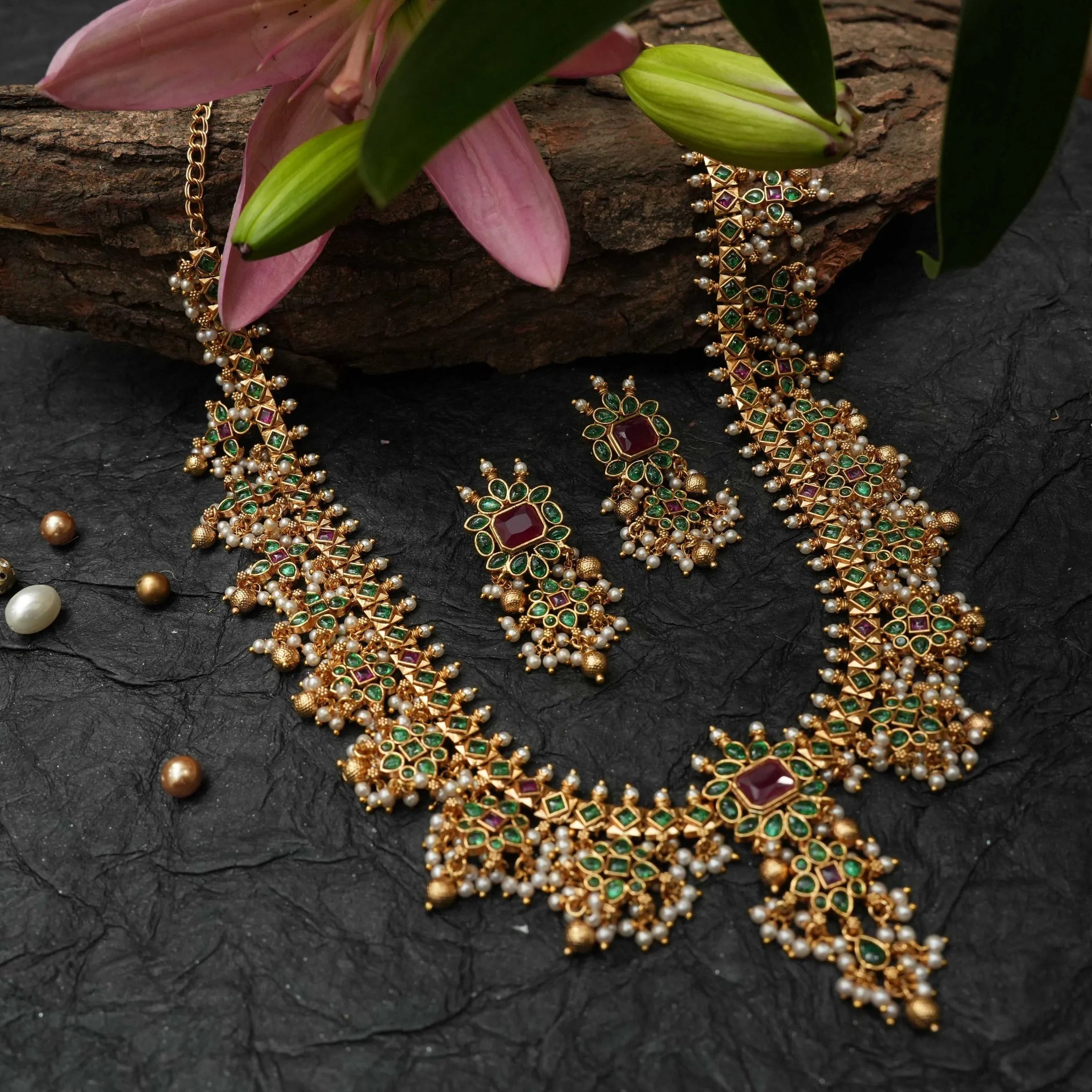 Advika Guttupusulu Necklace - Green