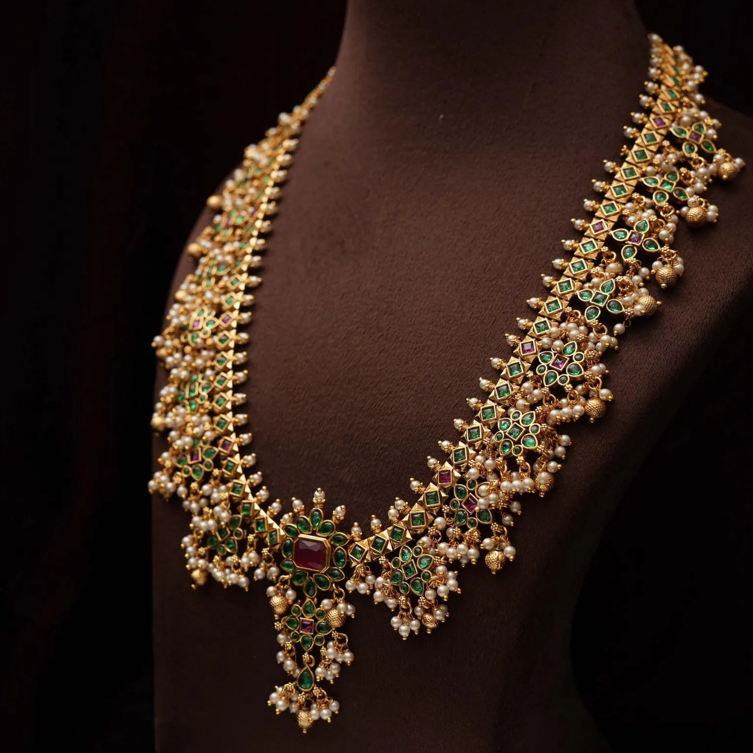 Advika Guttupusulu Necklace - Green