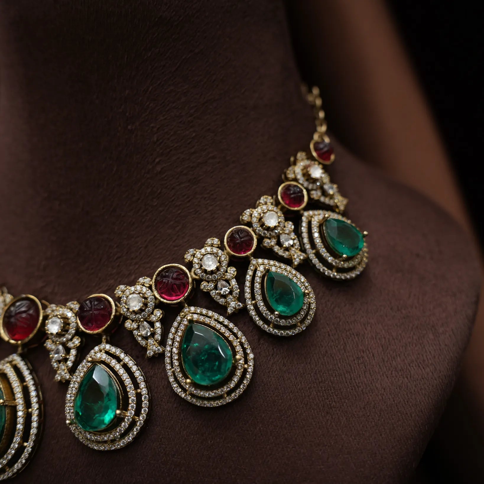 Aesha Victorian Polki Necklace - Red