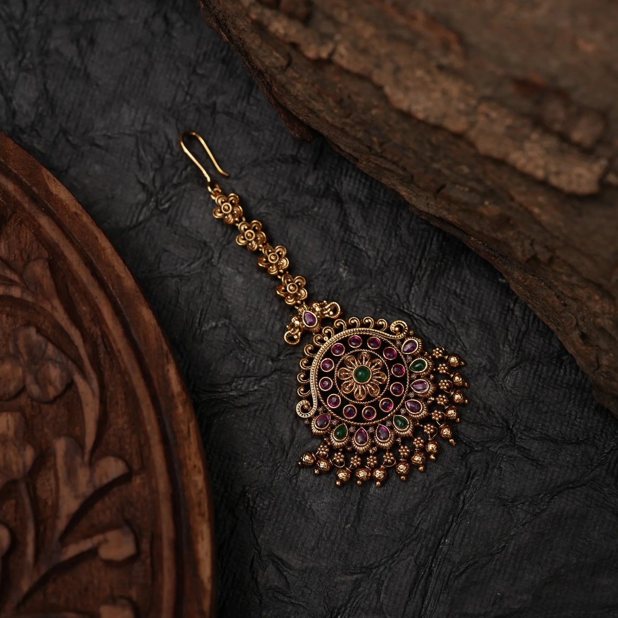 Agastya Antique Tikka - Red & Green