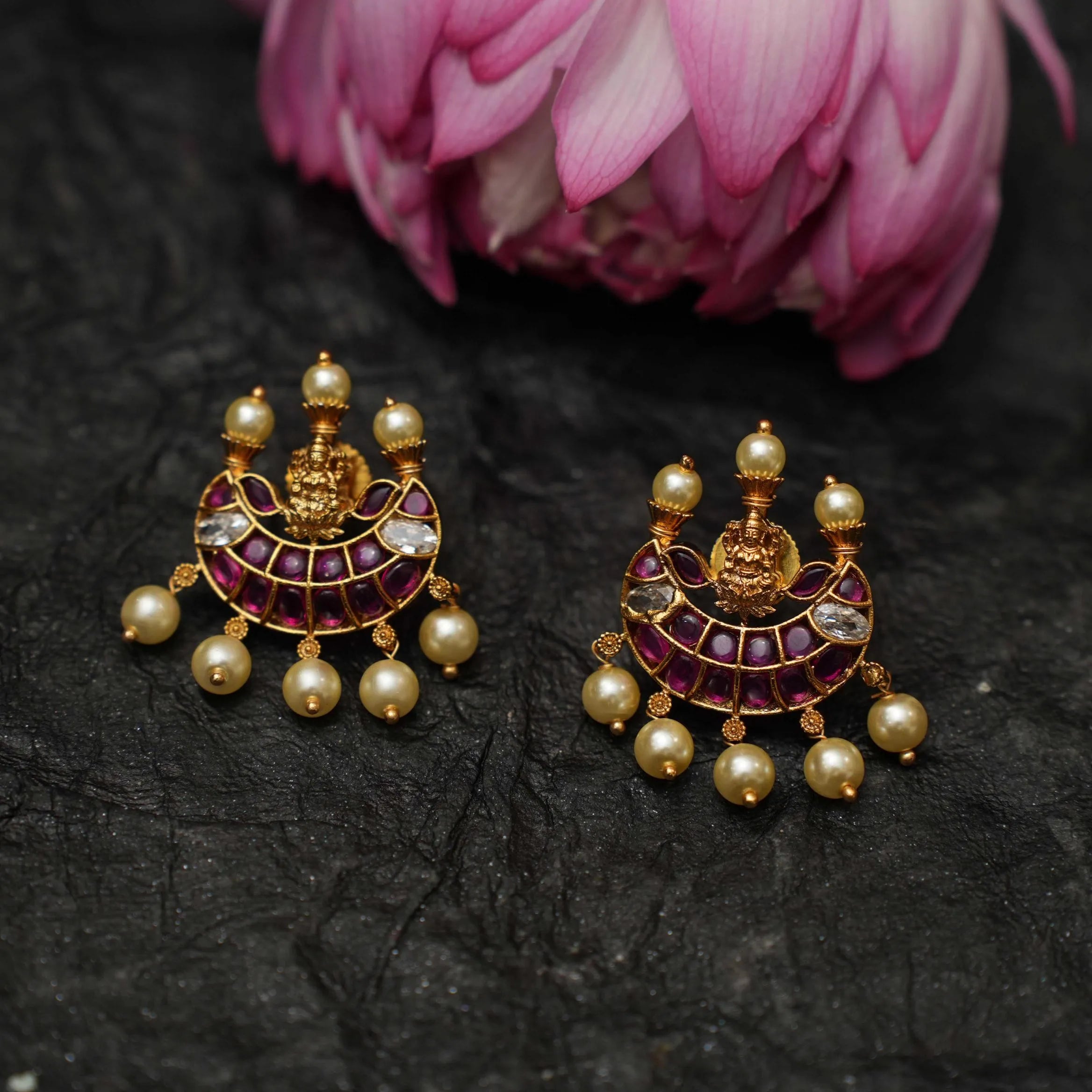 Akhila Antique Ear Stud