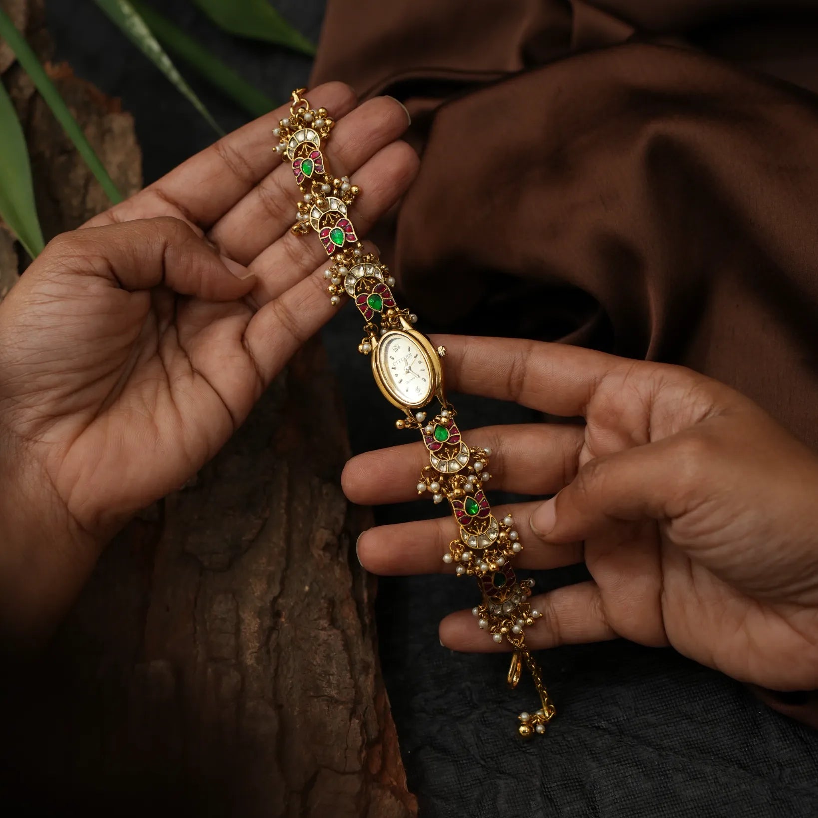 Akrura Polki Watch