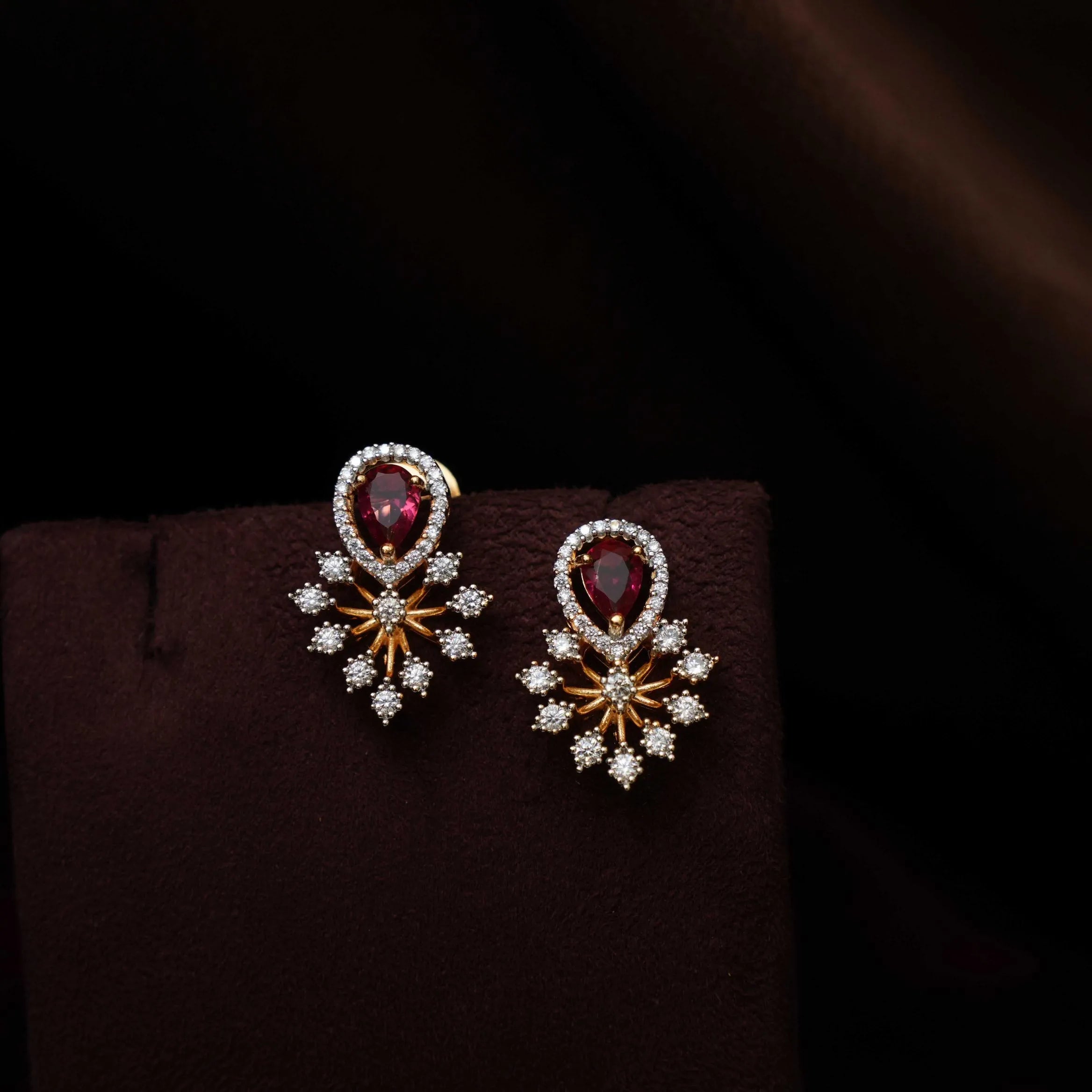 Amara Zircon Hasli Necklace - Red