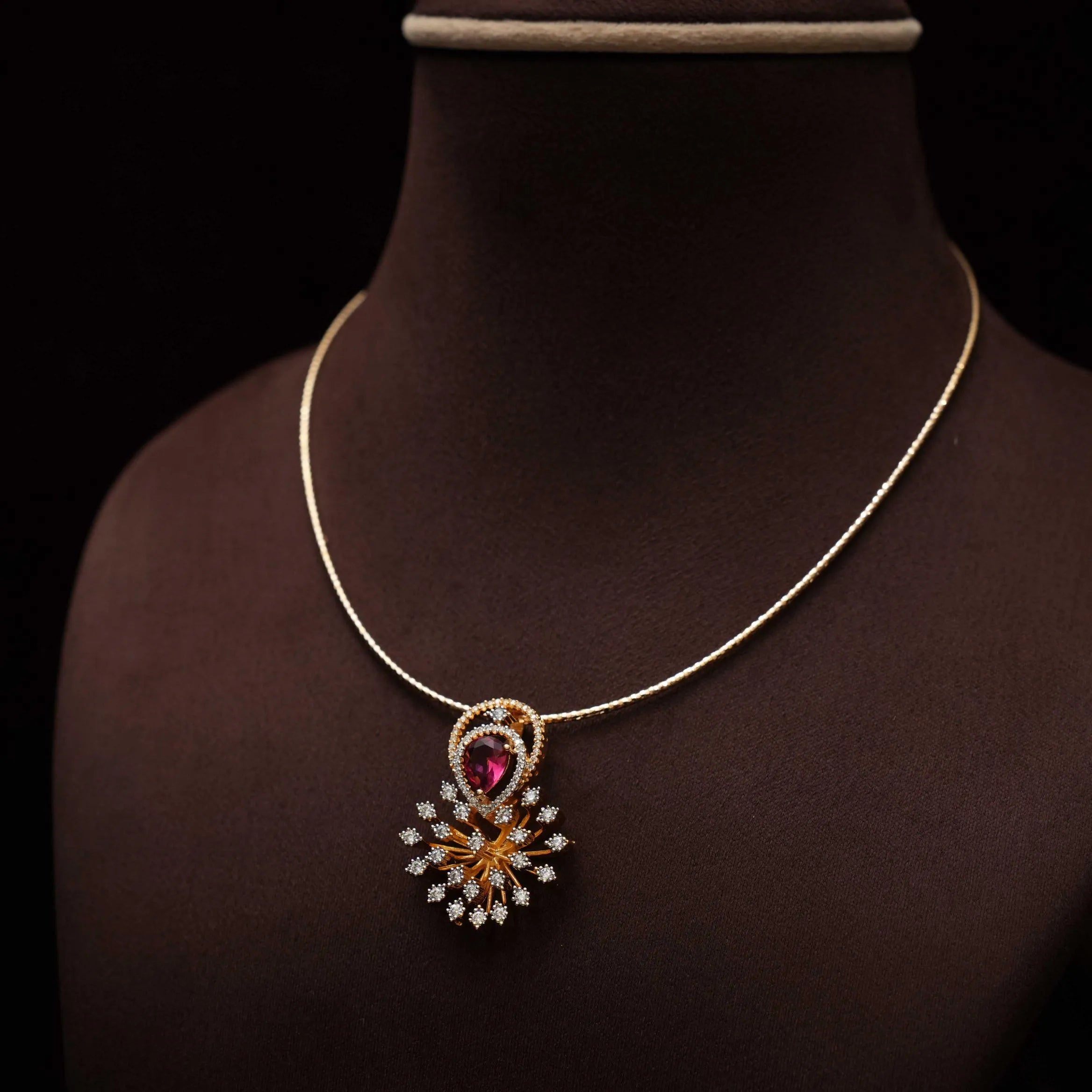Amara Zircon Hasli Necklace - Red