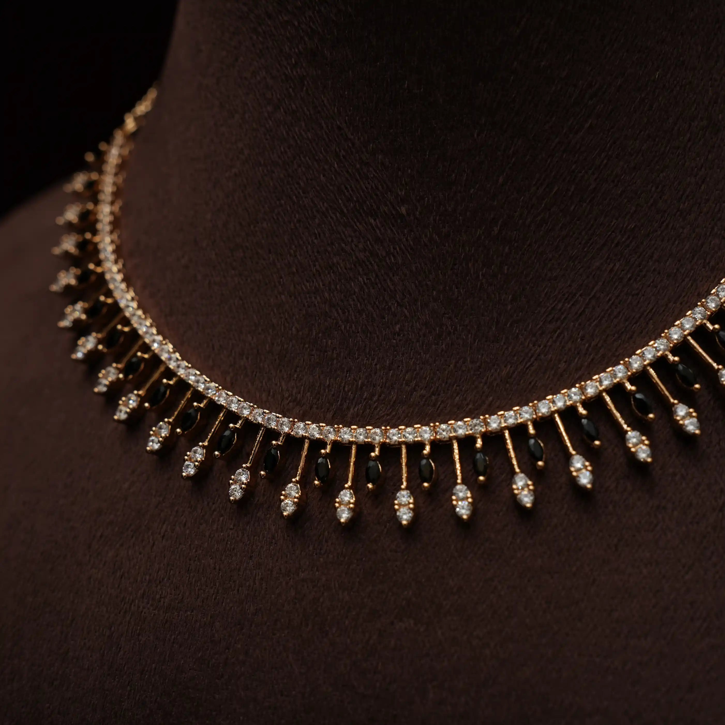 Anjushri Zircon Necklace - Black
